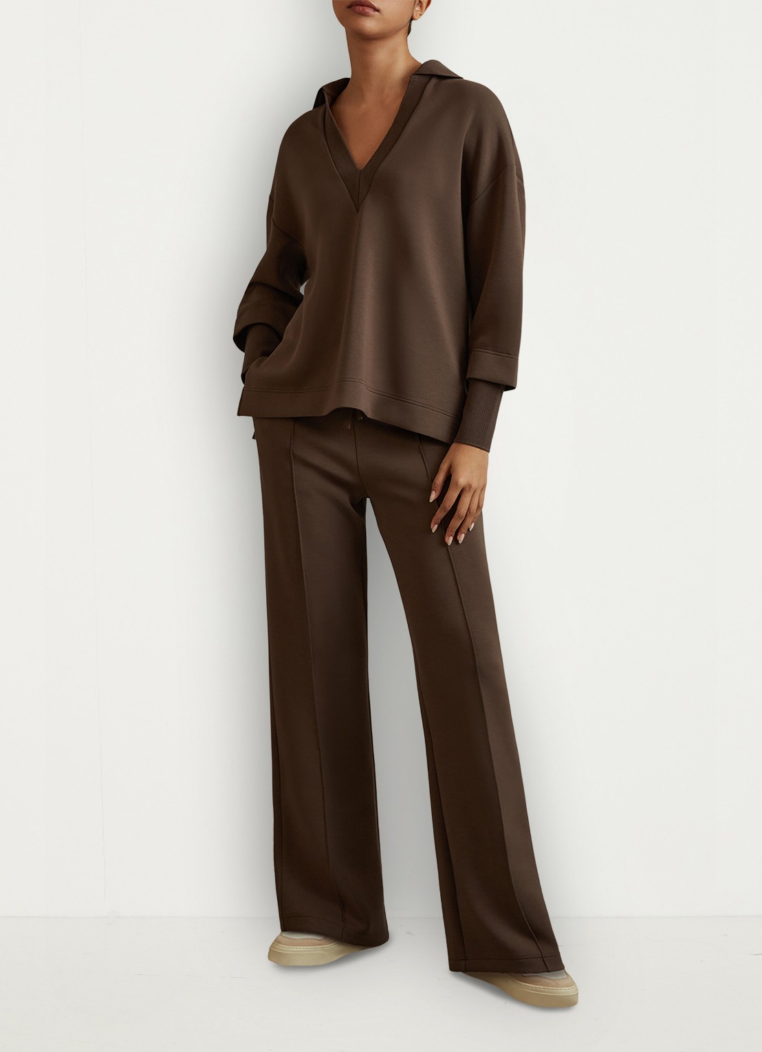 Reiss Bernie pullover met V-hals - voorkant 5 chocoladebruin