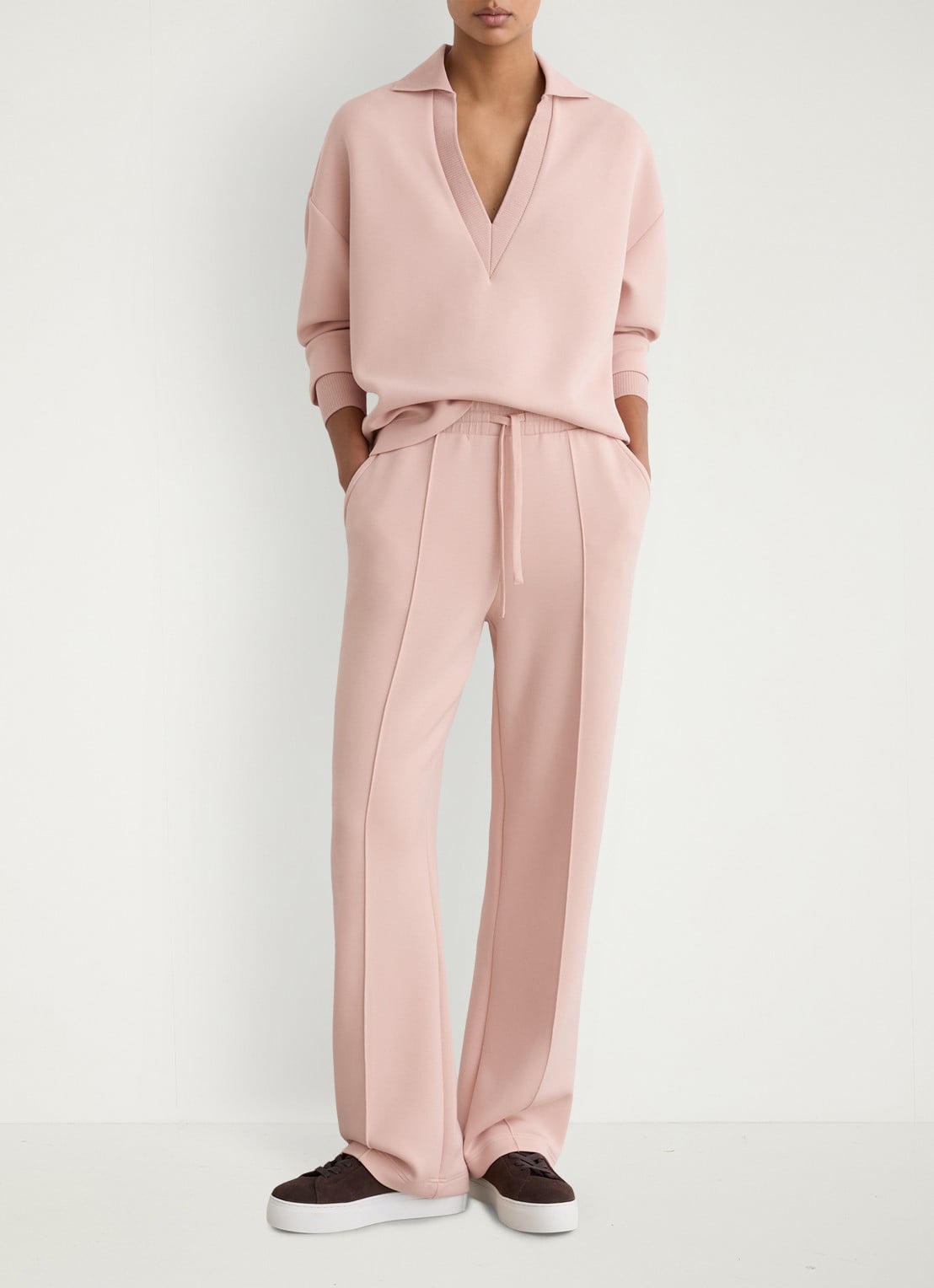 Reiss Bernie pullover met V-hals - voorkant 2 lichtroze
