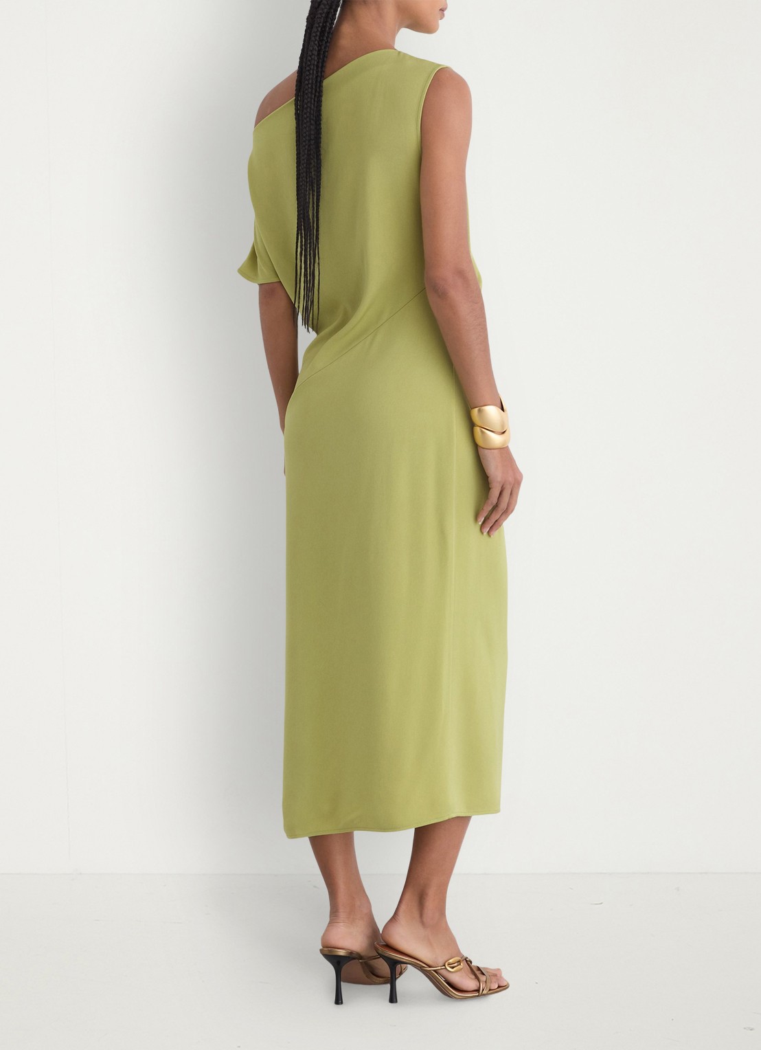 Reiss Beth midi off shoulder jurk met gedrapeerd detail - achterkant mosgroen