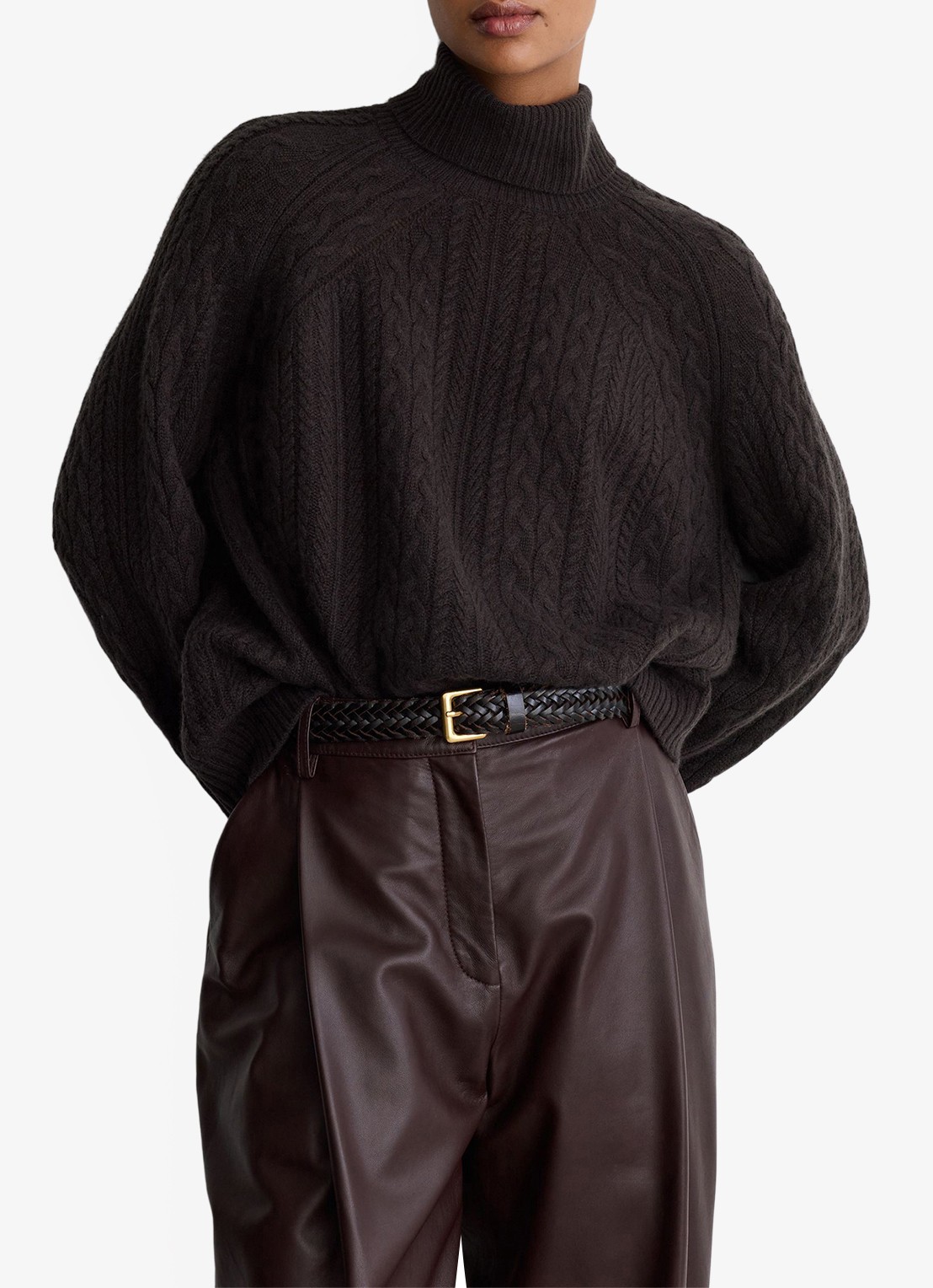 Reiss Brielle kabelgebreide trui in wolblend - detail chocoladebruin