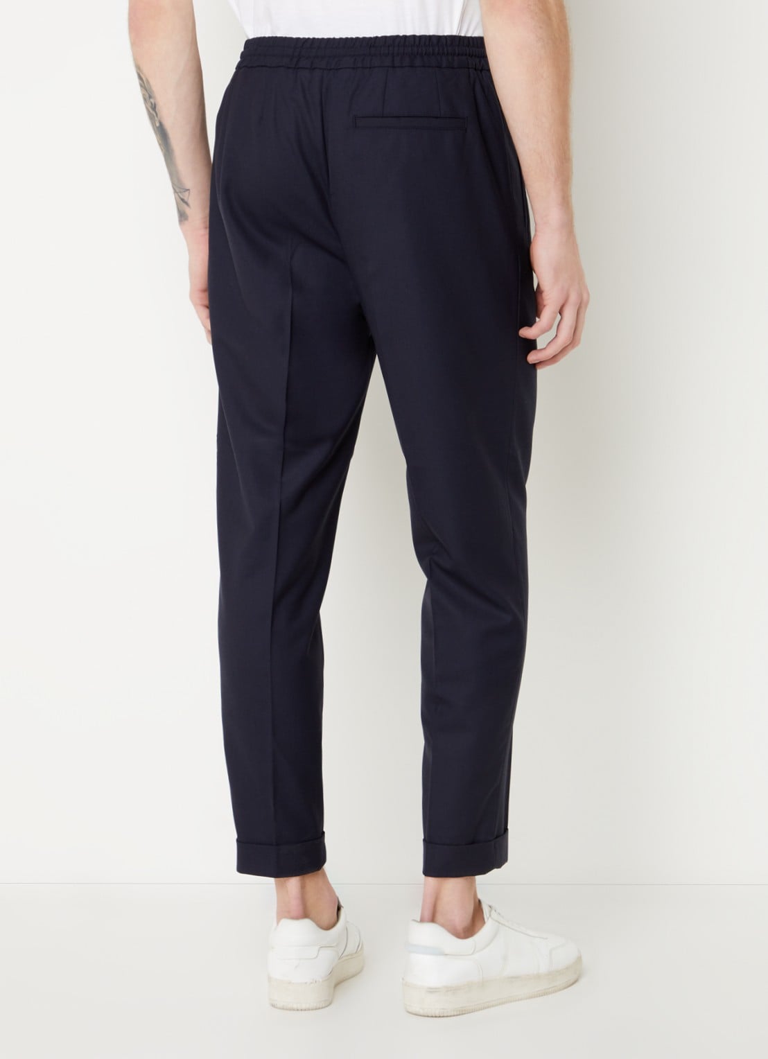 Reiss Brighton tapered fit chino met steekzakken - achterkant 5 donkerblauw