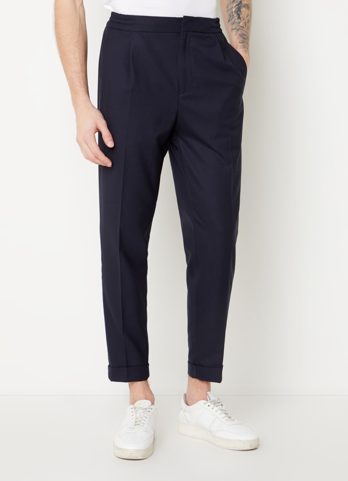 Reiss Brighton tapered fit chino met steekzakken - detail 3 donkerblauw