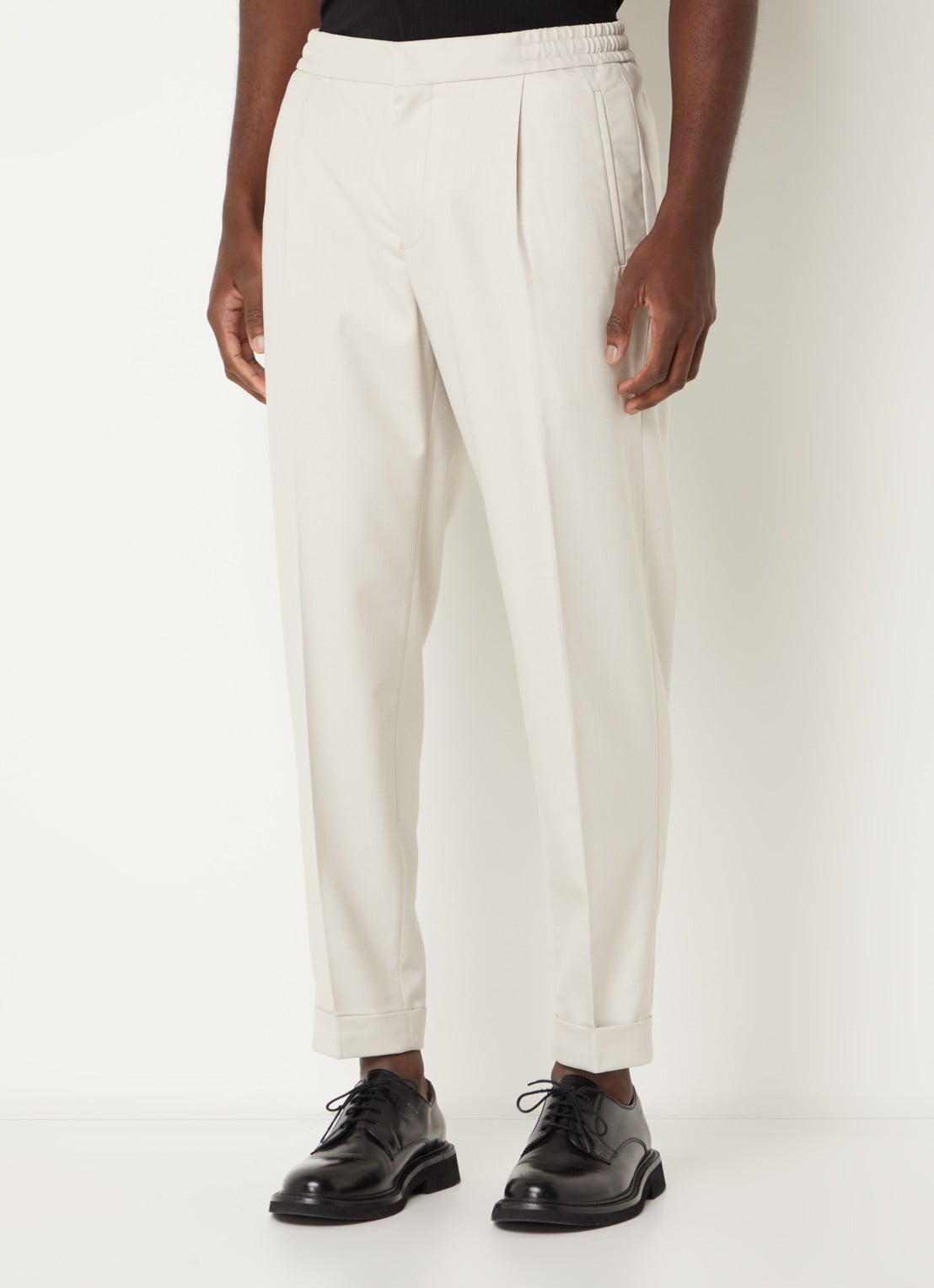 Reiss Brighton tapered fit chino met steekzakken - detail 4 creme