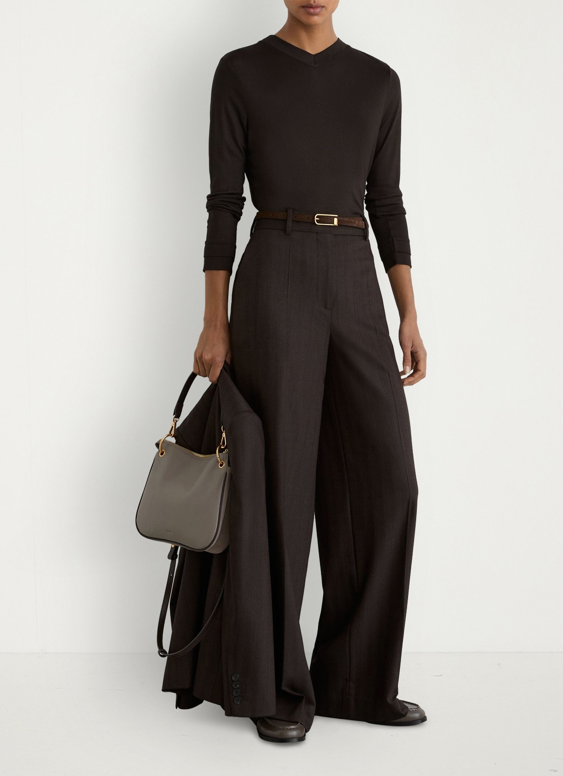 Reiss Brody longsleeve met V-hals - voorkant 6 chocoladebruin