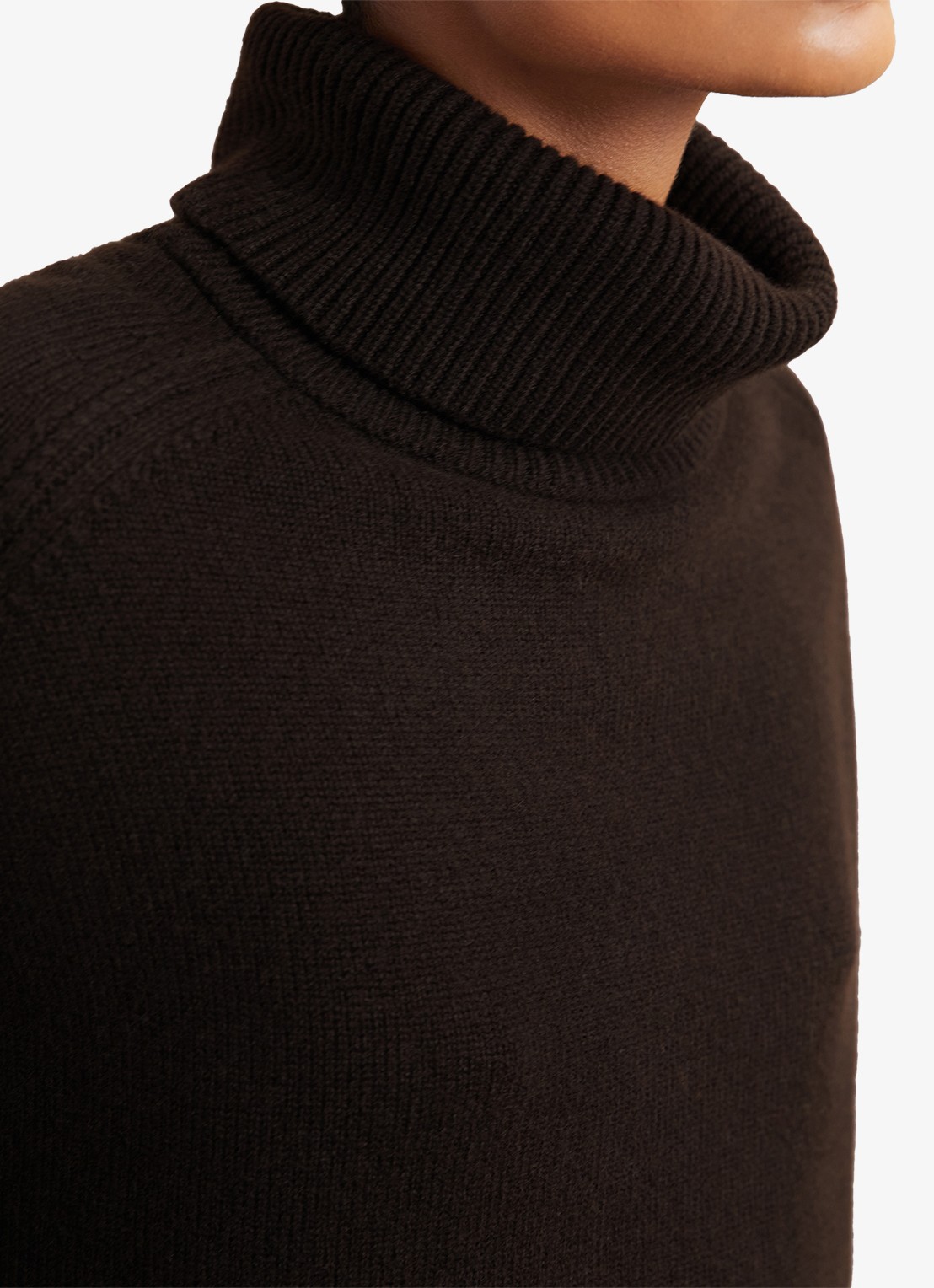 Reiss Brooklyn fijngebreide trui in wolblend - detail 5 chocoladebruin