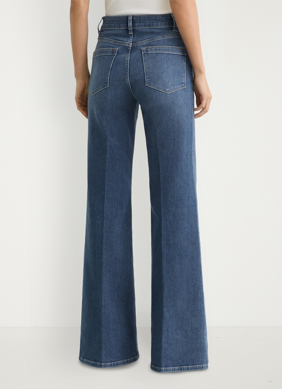 Reiss Cali high waist flared jeans met opgestikte zakken - achterkant 7 indigo