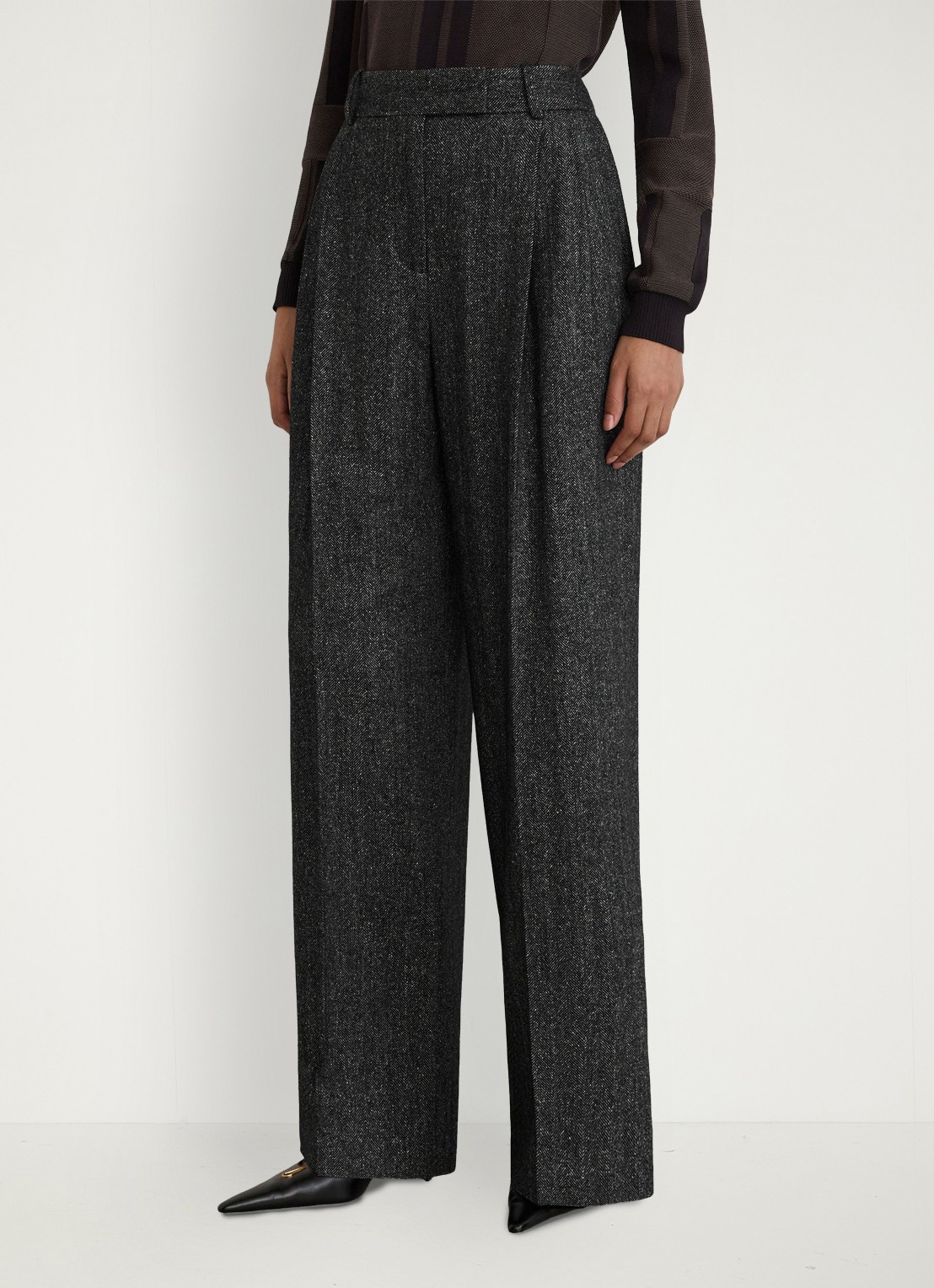 Reiss Camila high waist wide fit pantalon in zijdeblend - detail donkergrijs