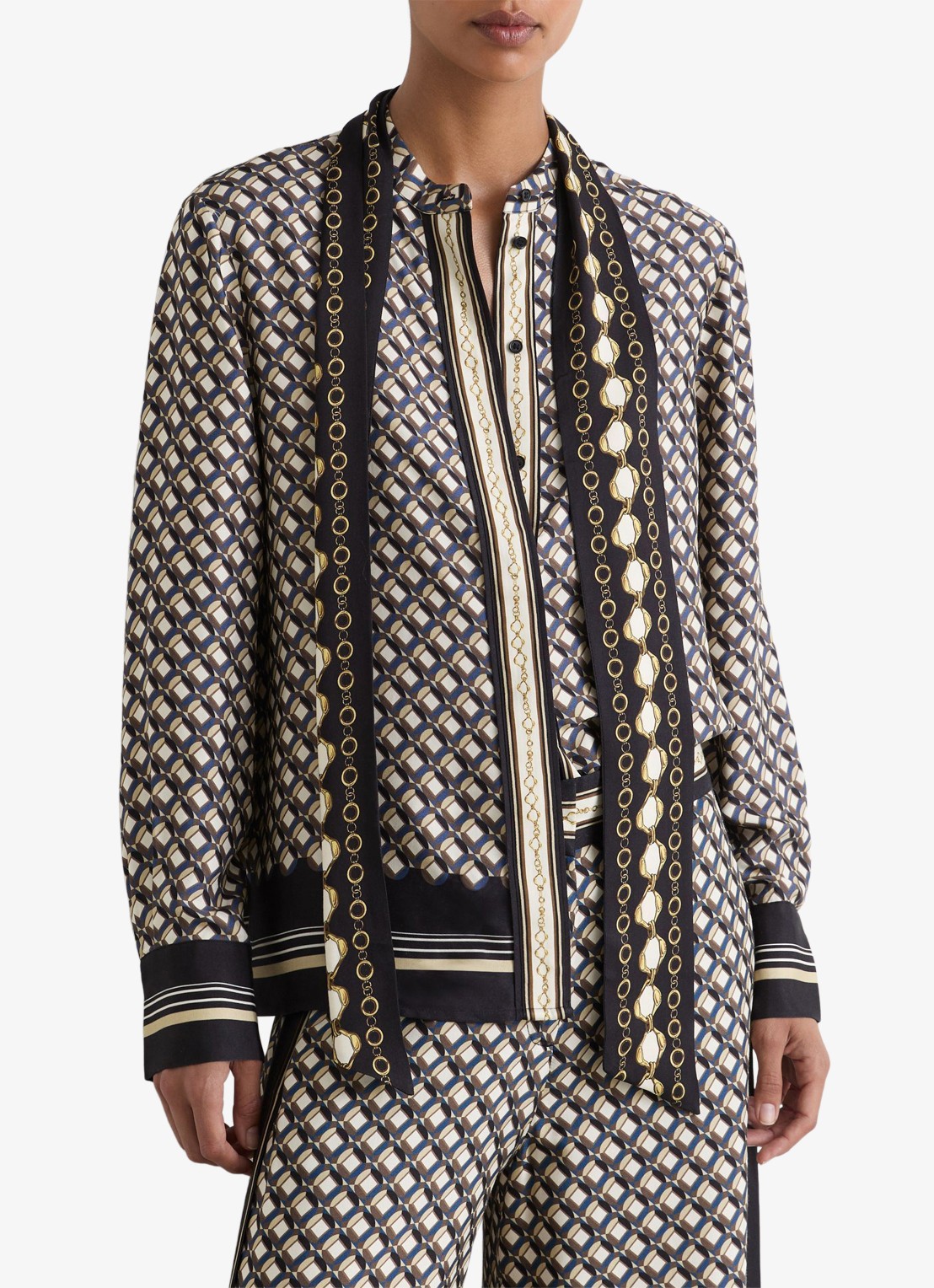 Reiss Carmine blouse met sjaalkraag met print - detail 4 donkerblauw