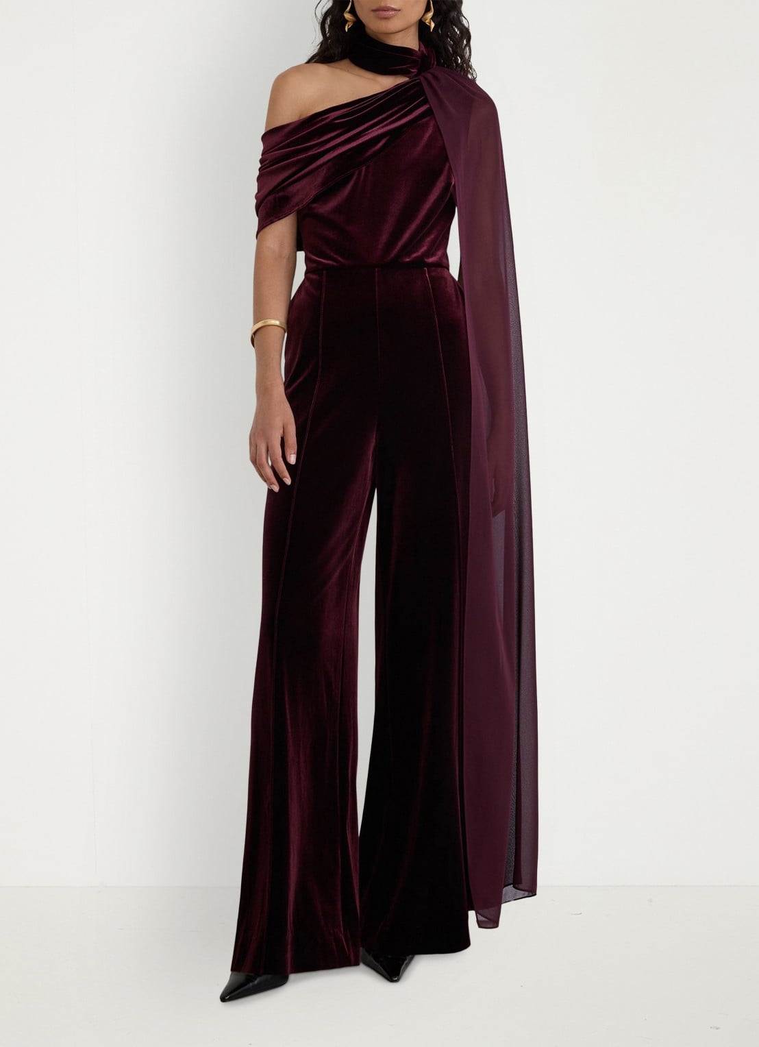 Reiss Carrie gedrapeerde jumpsuit van fluweel - voorkant 2 bordeauxrood