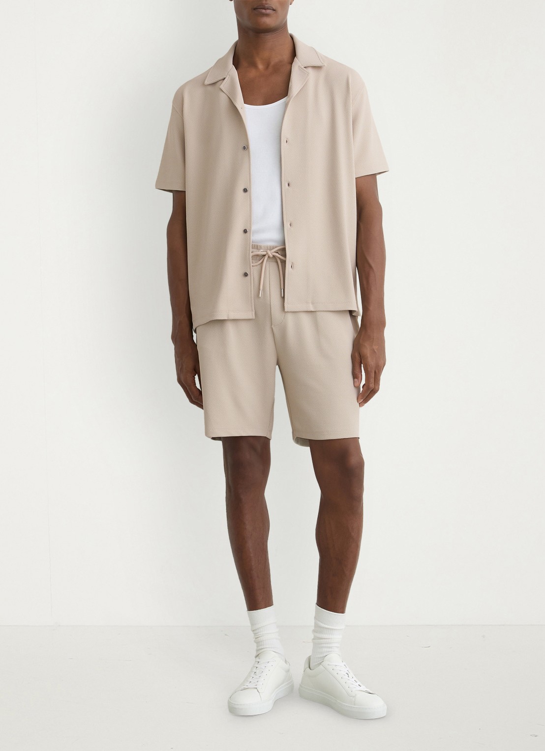Reiss CEDRIC Textured Cuban-Collar Shirt - voorkant 2 beige