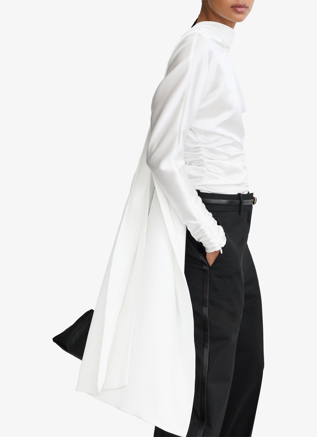 Reiss Ceres blouse van satijn met sjaalkraag - detail 4 wit
