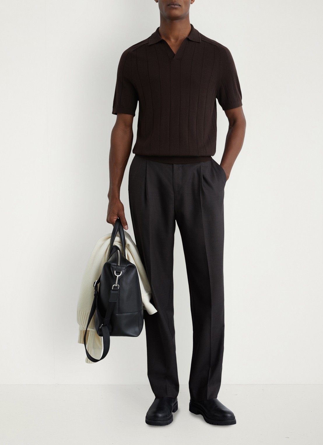 Reiss Chelmsford ribgebreide polo van wol  - voorkant 5 chocoladebruin