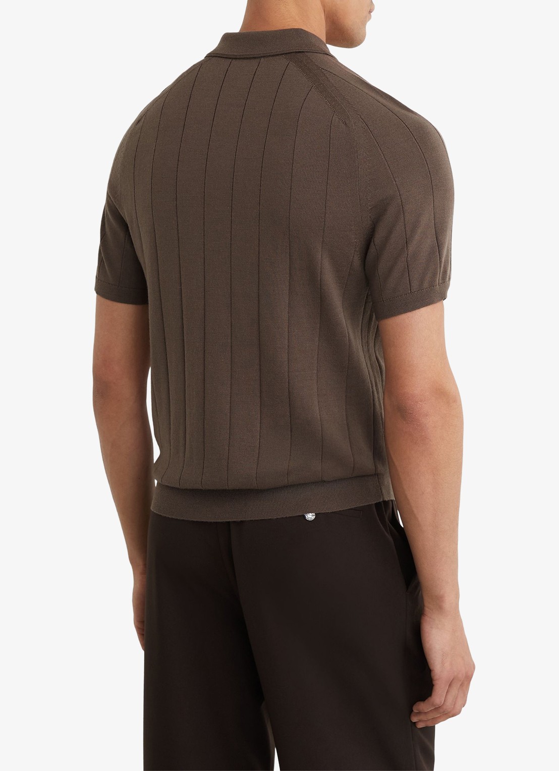 Reiss Chelmsford slim fit polo van merinowol - achterkant 3 ridge brown / bruin