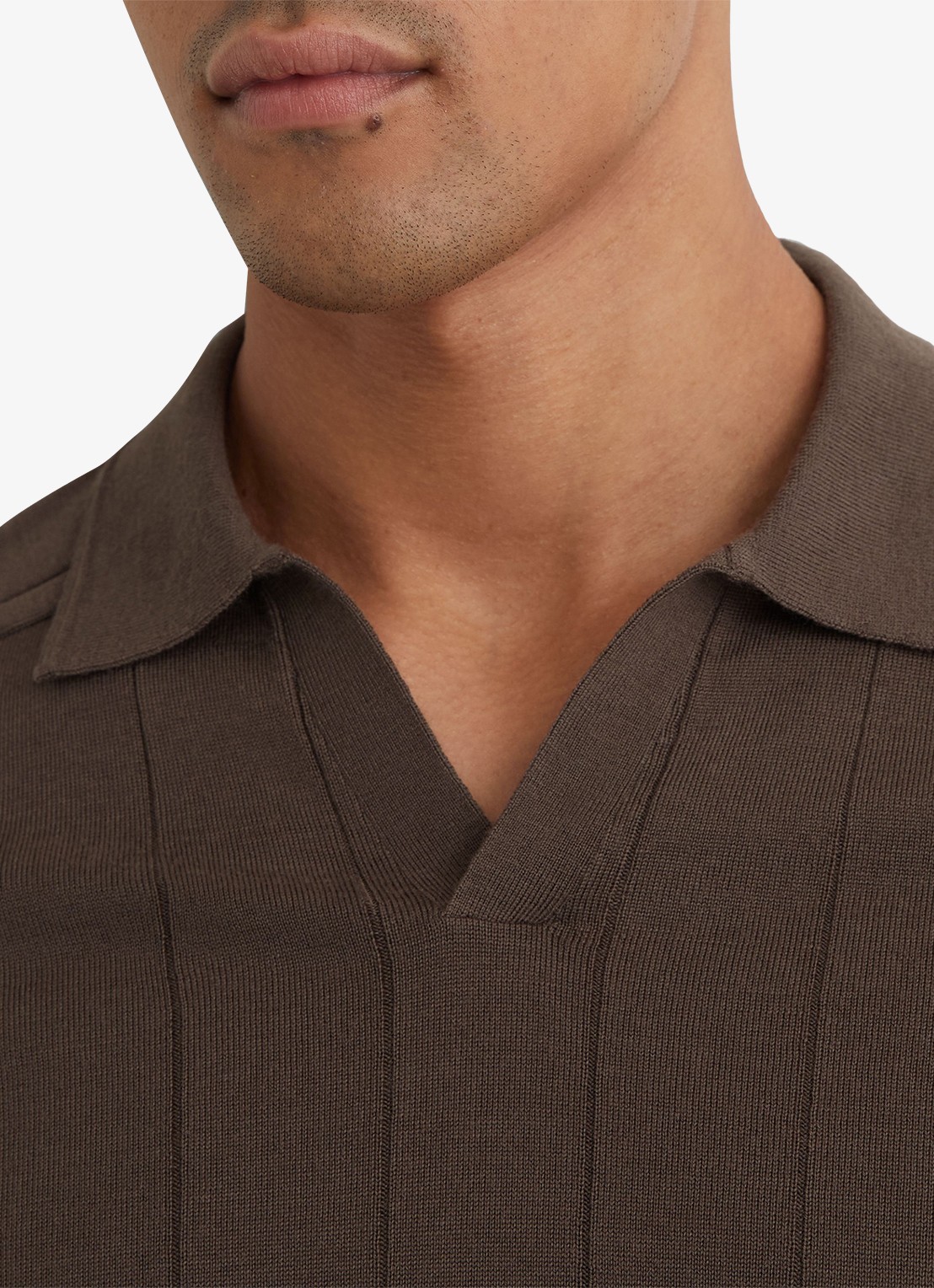 Reiss Chelmsford slim fit polo van merinowol - detail ridge brown / bruin