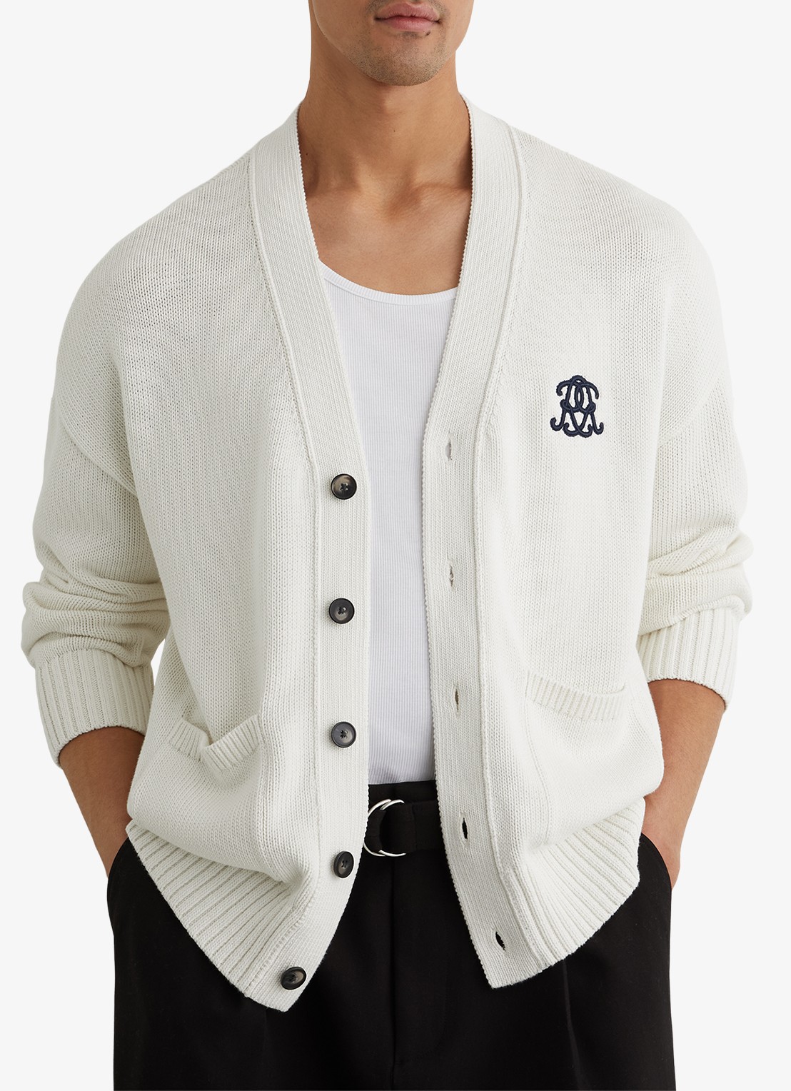 Reiss Coates grofgebreid vest met borduring - detail gebroken wit