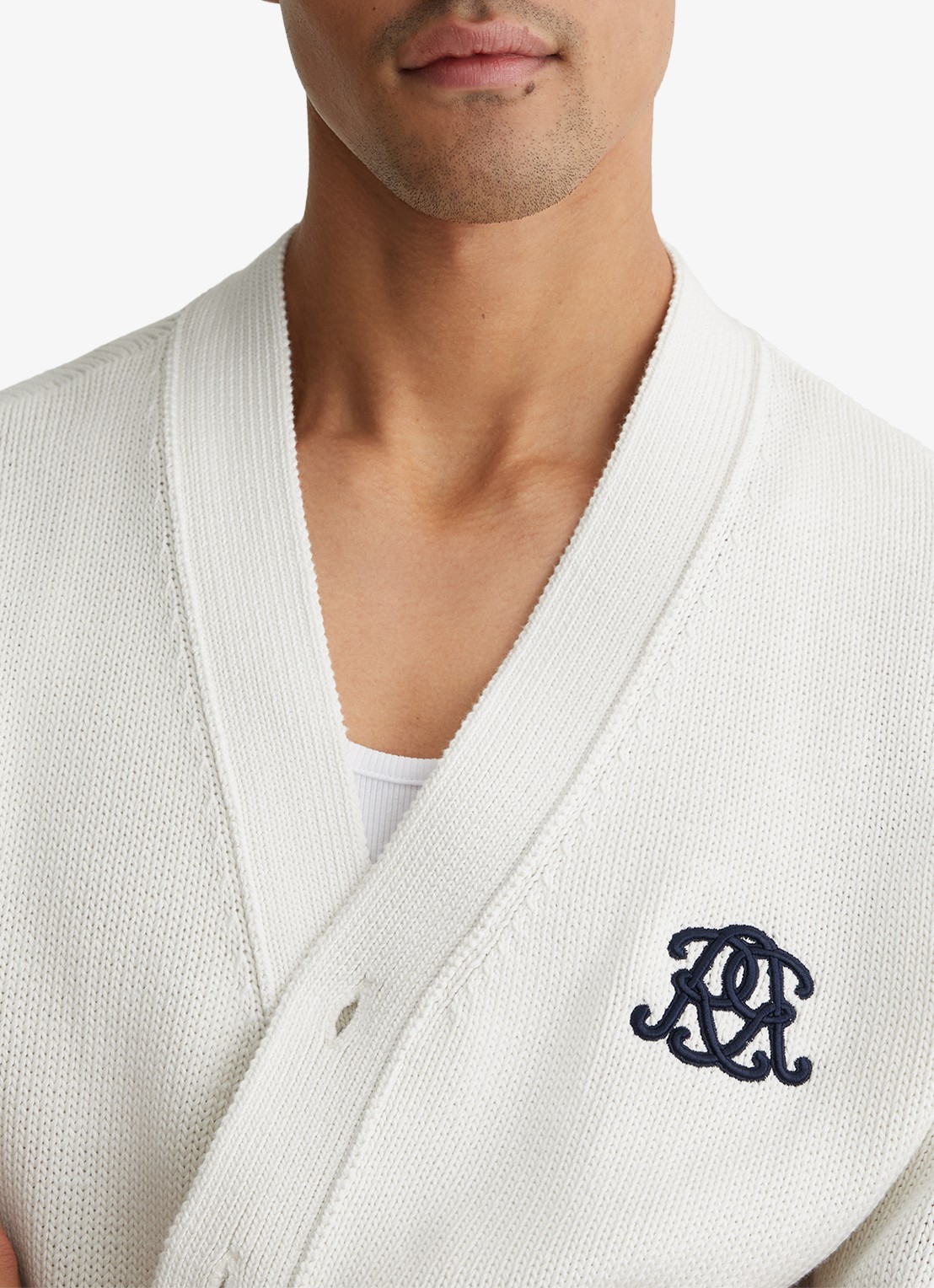 Reiss Coates grofgebreid vest met borduring - detail 3 gebroken wit