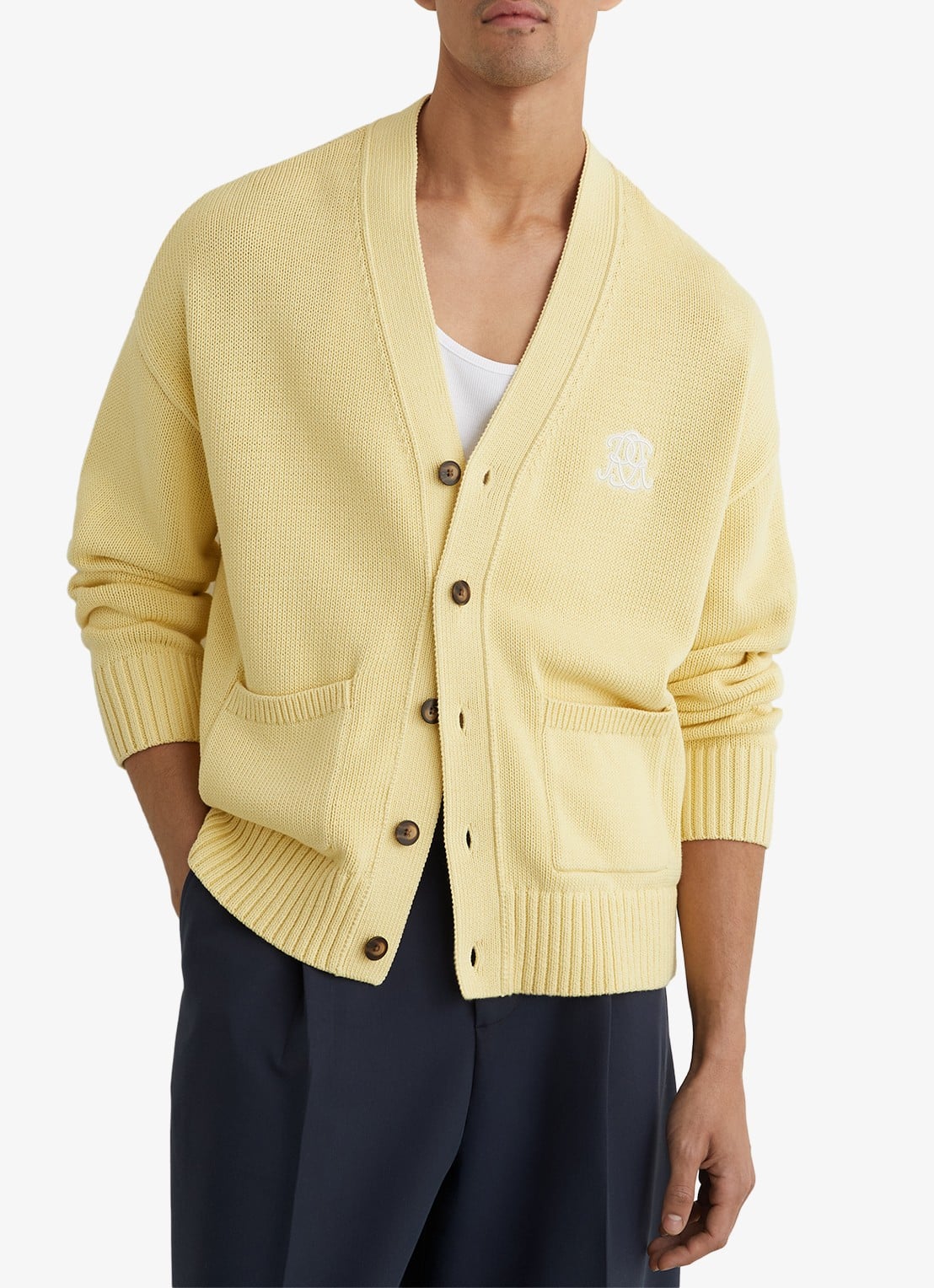 Reiss Coates grofgebreid vest met borduring - detail 4 geel