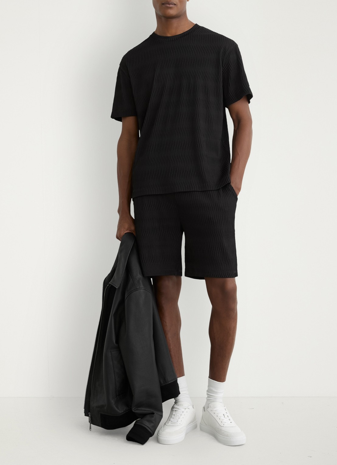 Reiss Cox T-shirt met structuur - voorkant 6 black / zwart