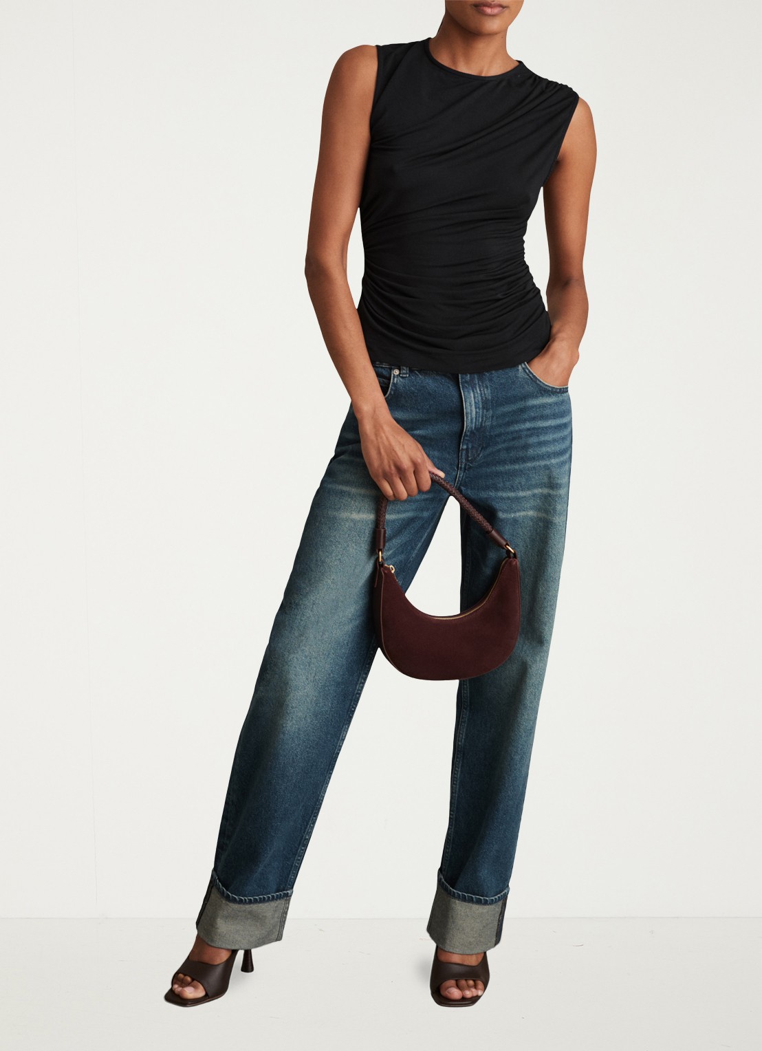 Reiss Dani mouwloze top met gedrapeerd detail - voorkant 5 black / zwart