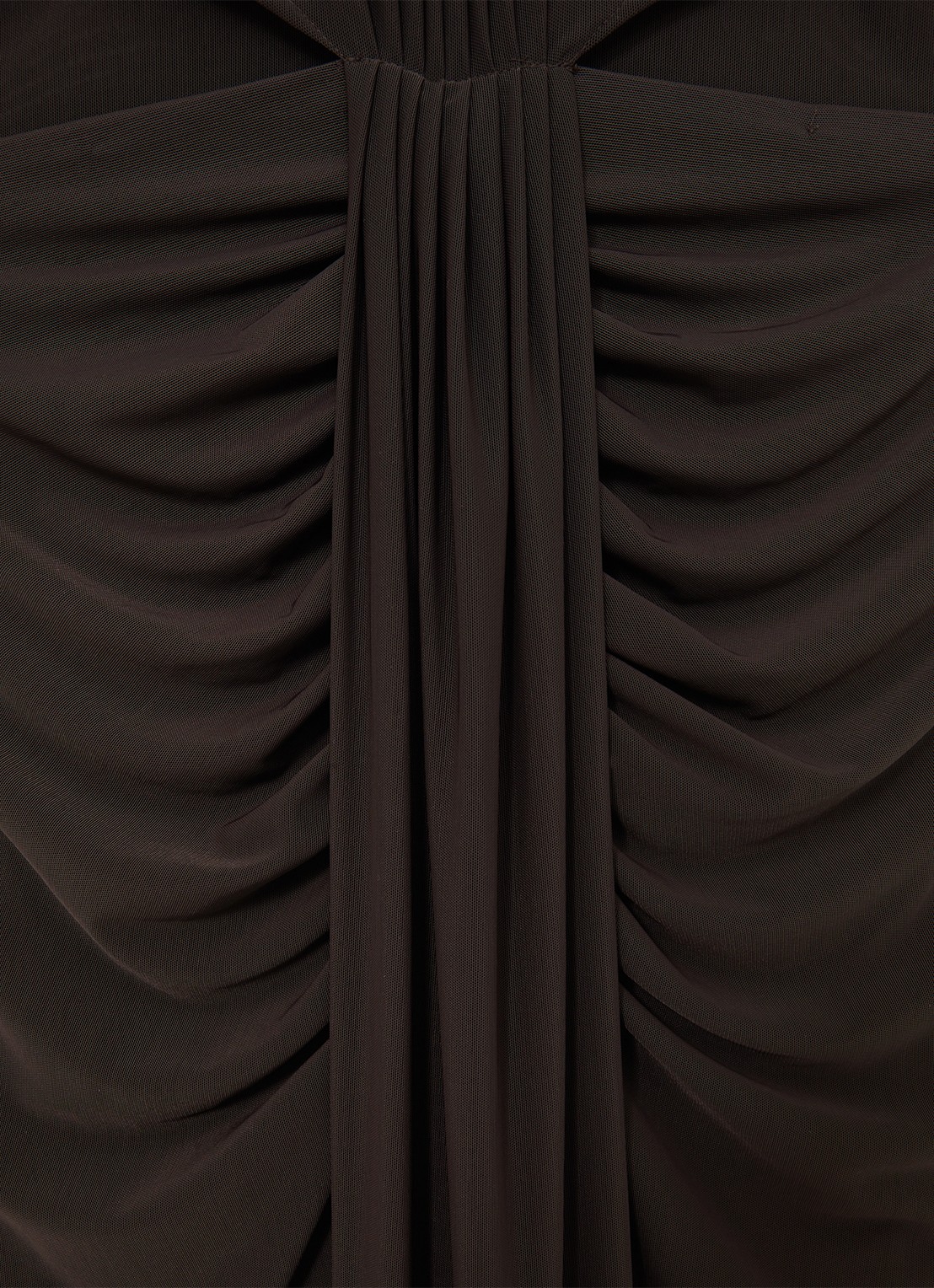 Reiss Daniella maxi jurk met halve col en plooidetail  - detail 4 donkerbruin