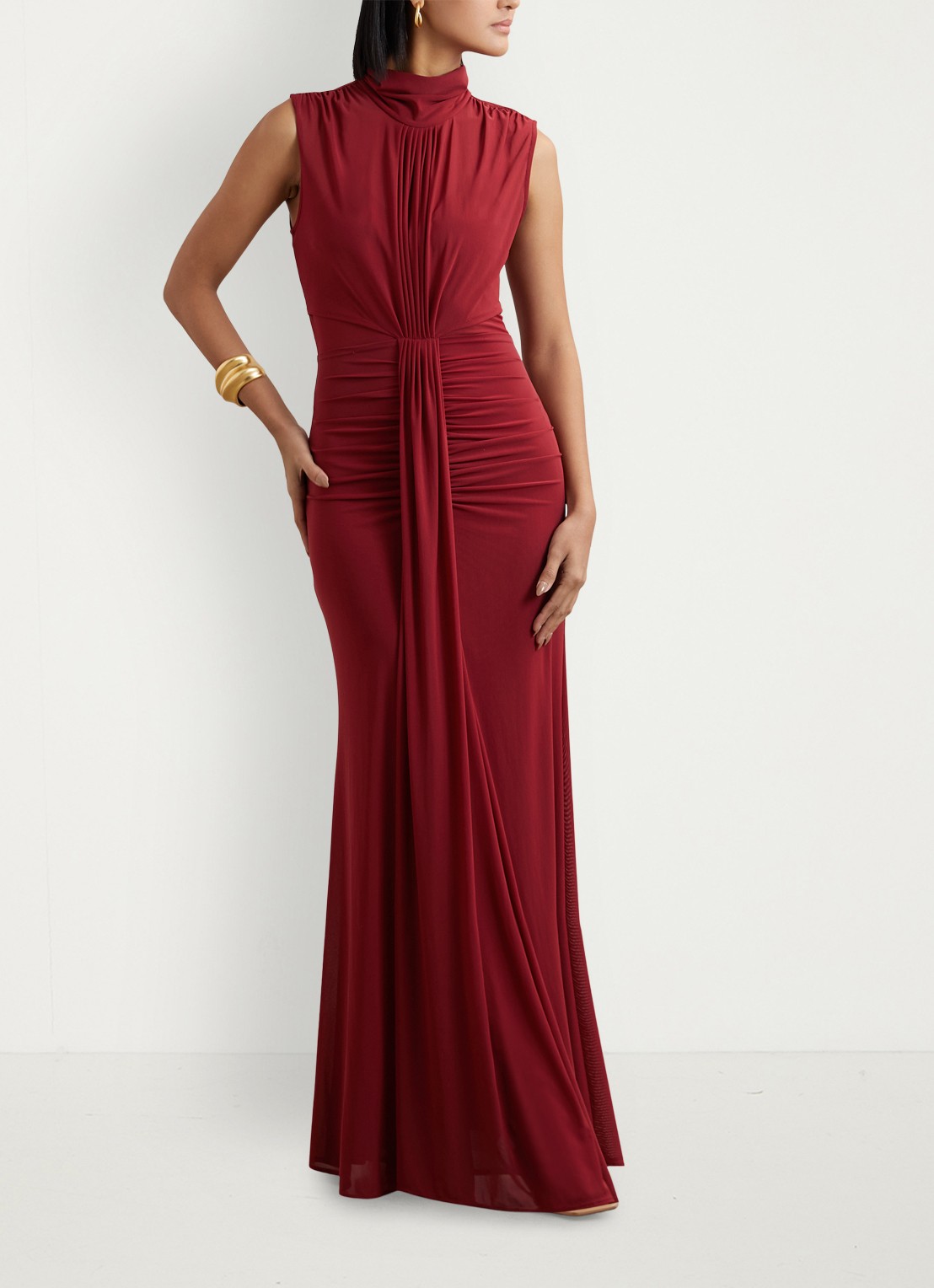 Reiss Daniella maxi jurk met halve col en plooidetail  - detail 4 bordeauxrood