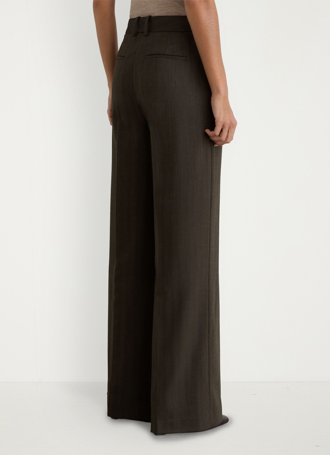 Reiss Dawson high waist wide fit pantalon met steekzakken - achterkant chocoladebruin