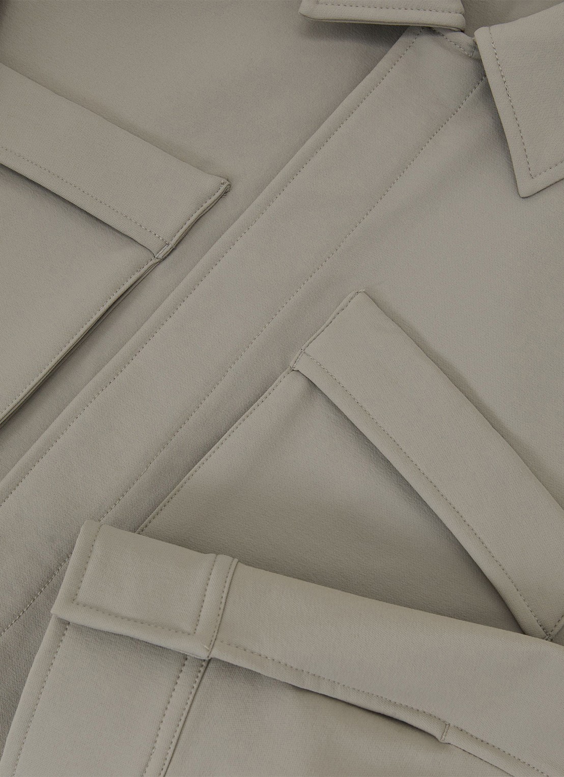 Reiss Divide regular fit overshirt met borstzak - detail 5 stone / beige