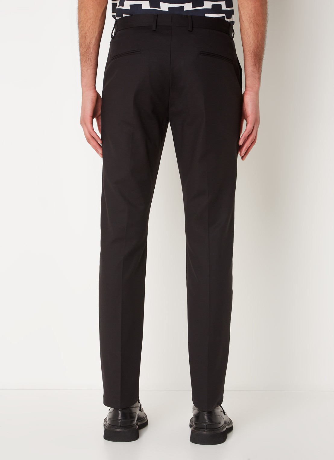 Reiss Eastbury slim fit chino met steekzakken  - achterkant zwart