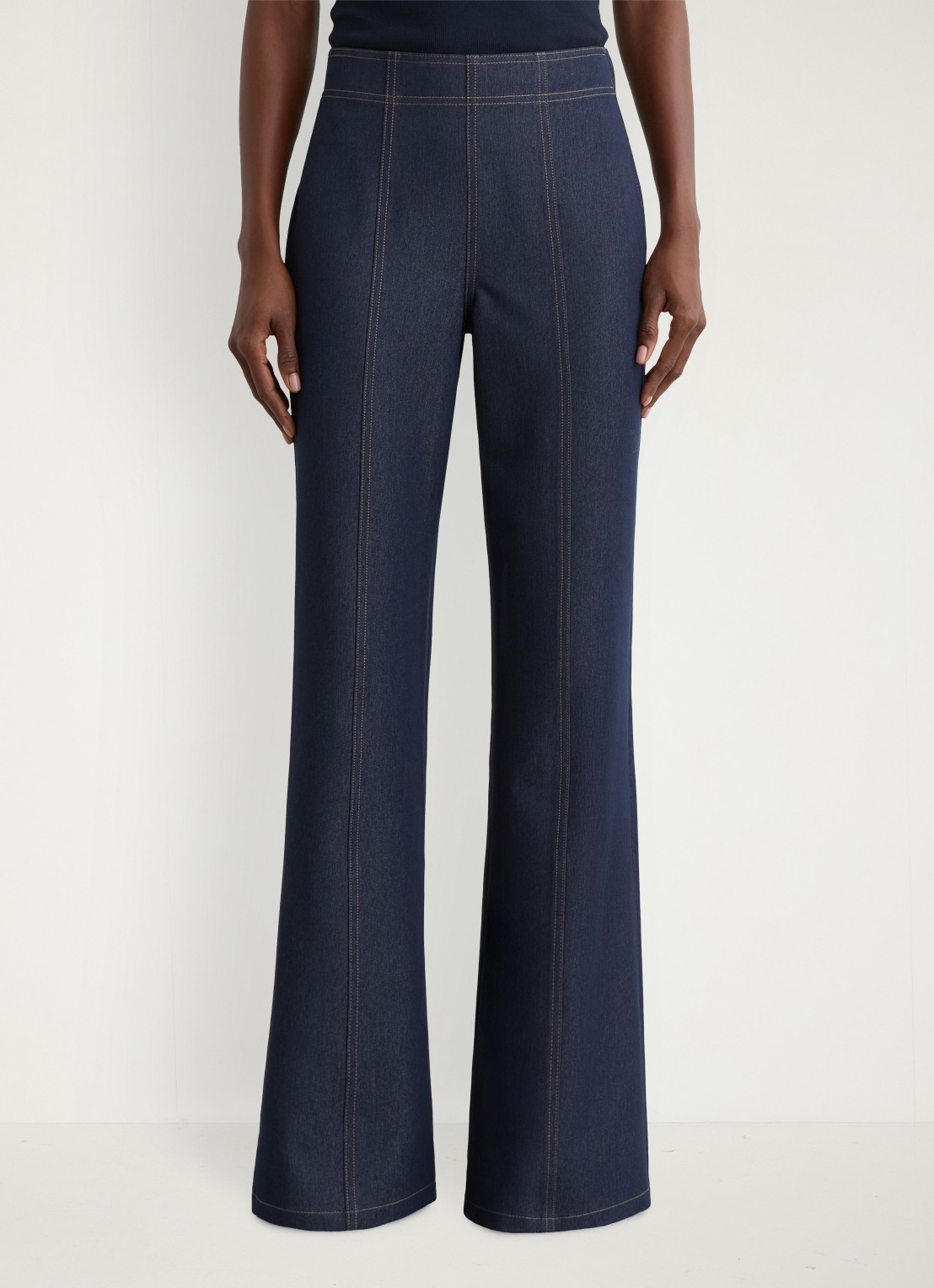 Reiss Edie flared broek met doorgestikte details - detail 4 indigo