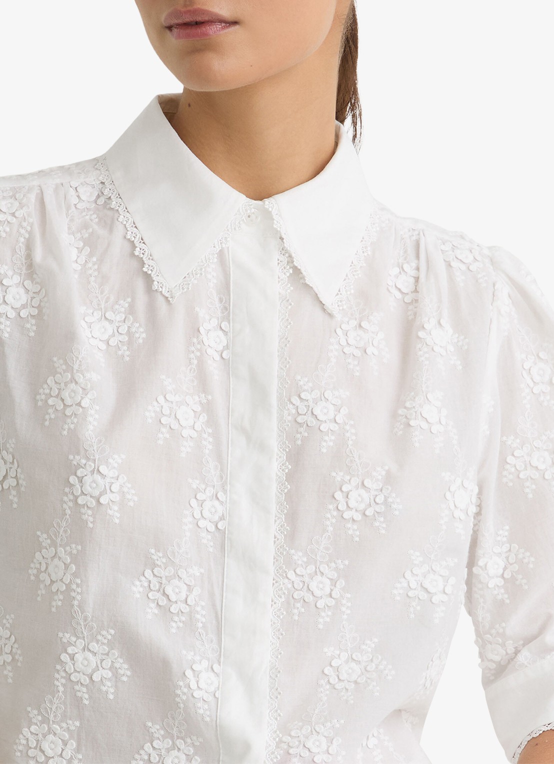 Reiss Edwina blouse met bloemborduring - detail 3 wit