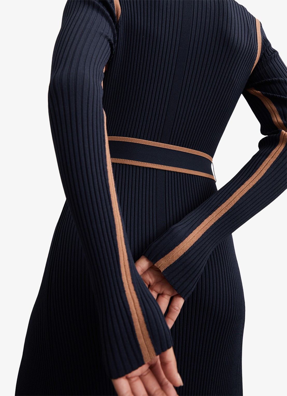 Reiss Ella ribgebreide midi jurk met ceintuur - detail 6 donkerblauw