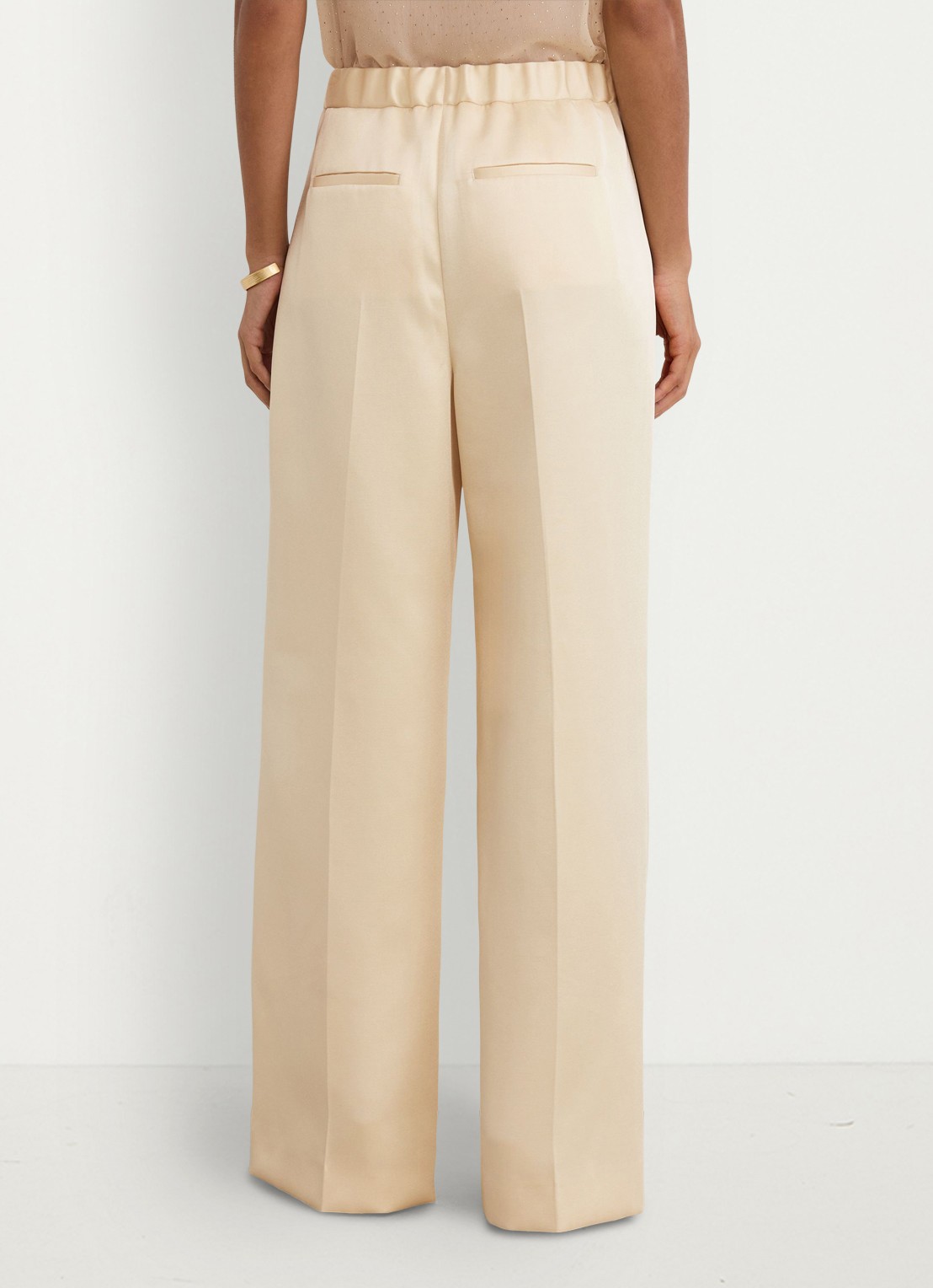 Reiss Ellen mid waist wide leg broek van satijn met persplooi - achterkant 7 creme