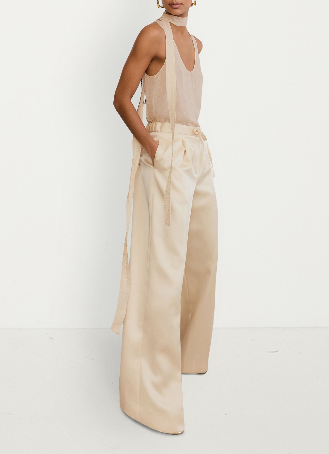 Reiss Ellen mid waist wide leg broek van satijn met persplooi - detail 5 creme