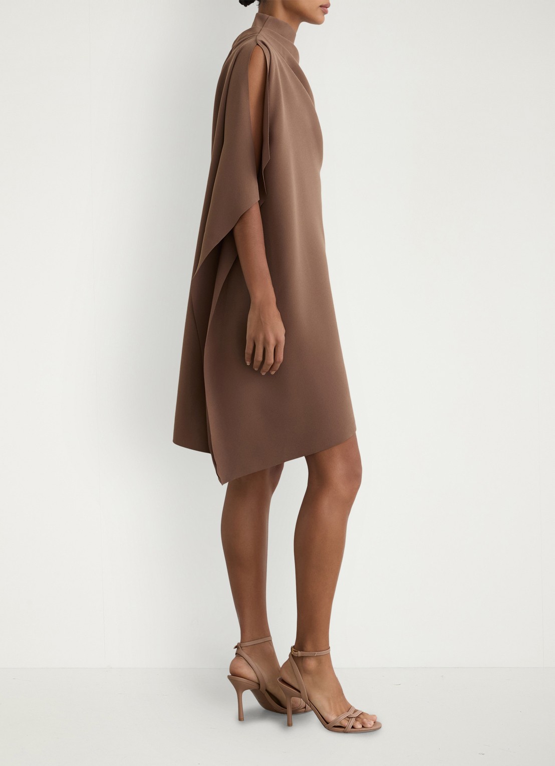Reiss Ellery one-shoulder mini jurk van crêpe  - detail 3 bruin