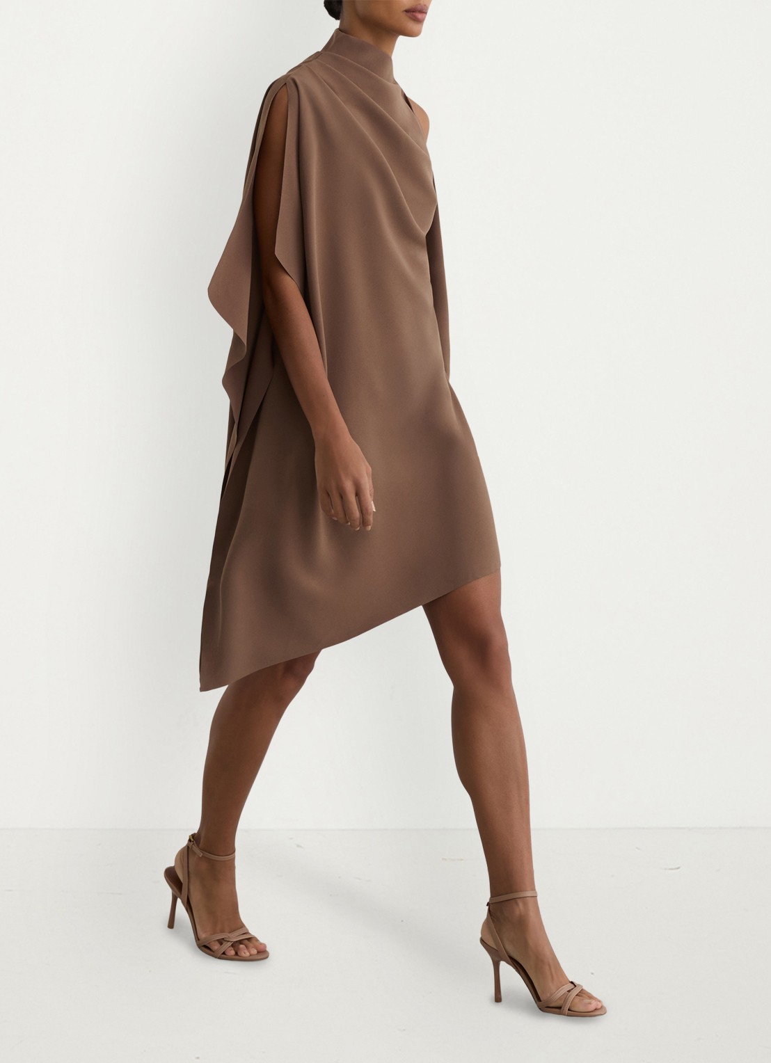 Reiss Ellery one-shoulder mini jurk van crêpe  - detail 4 bruin