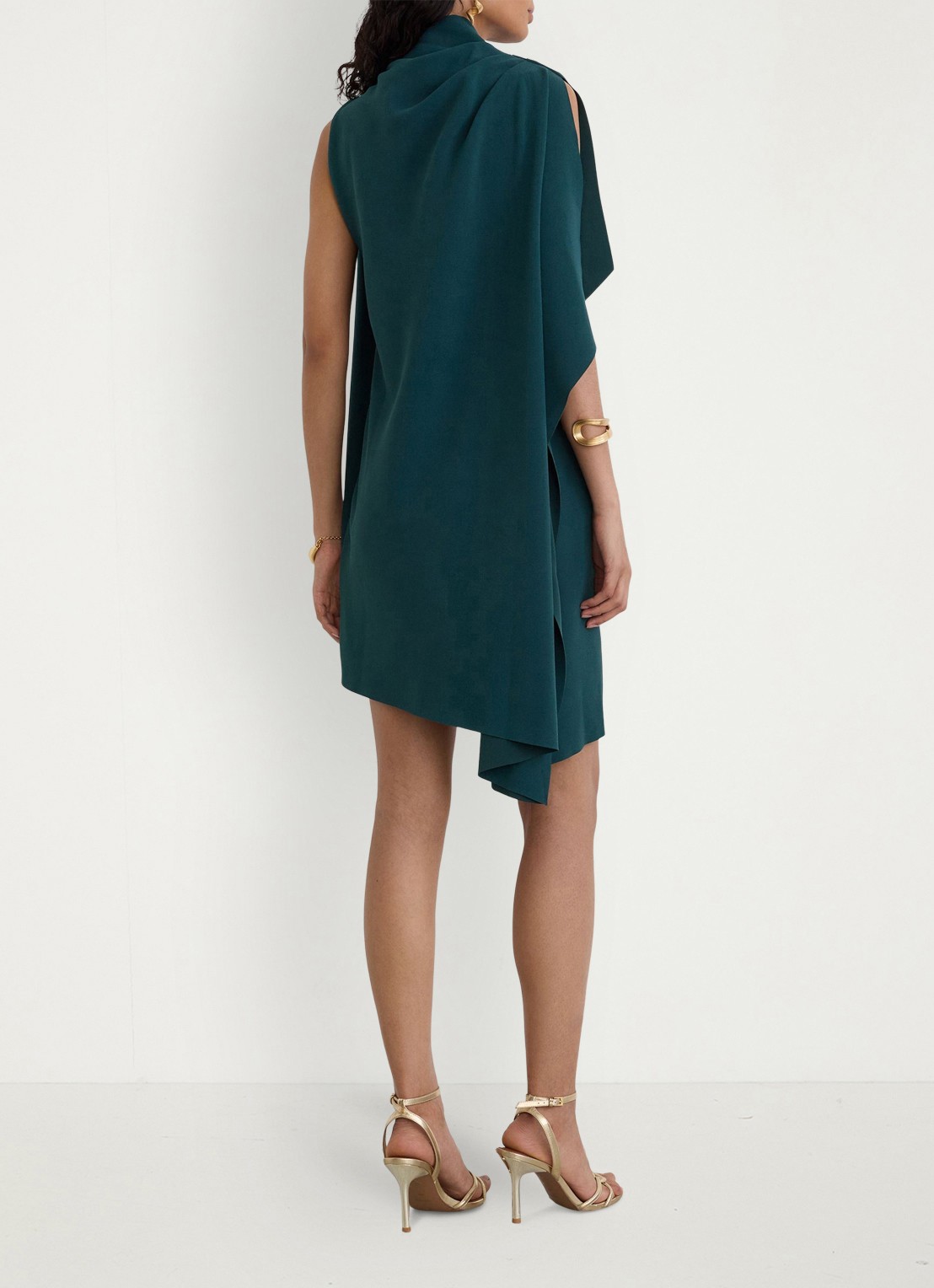Reiss Ellery one-shoulder mini jurk van crêpe  - achterkant zeegroen