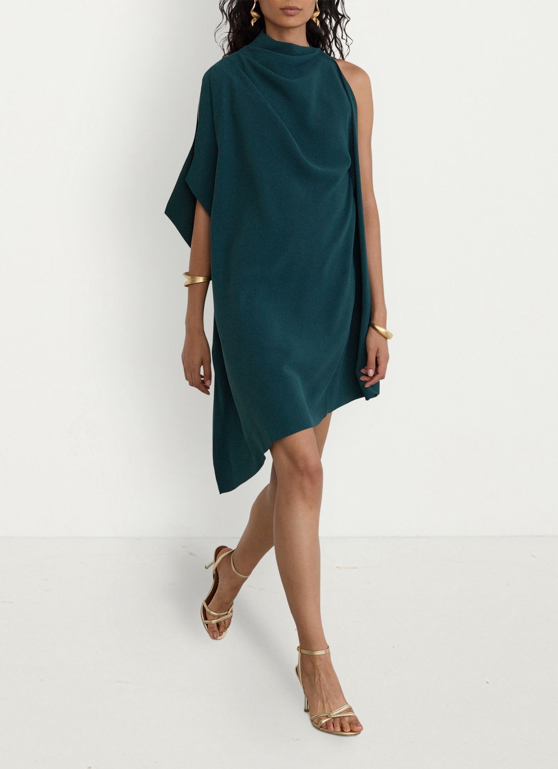 Reiss Ellery one-shoulder mini jurk van crêpe  - voorkant 3 zeegroen