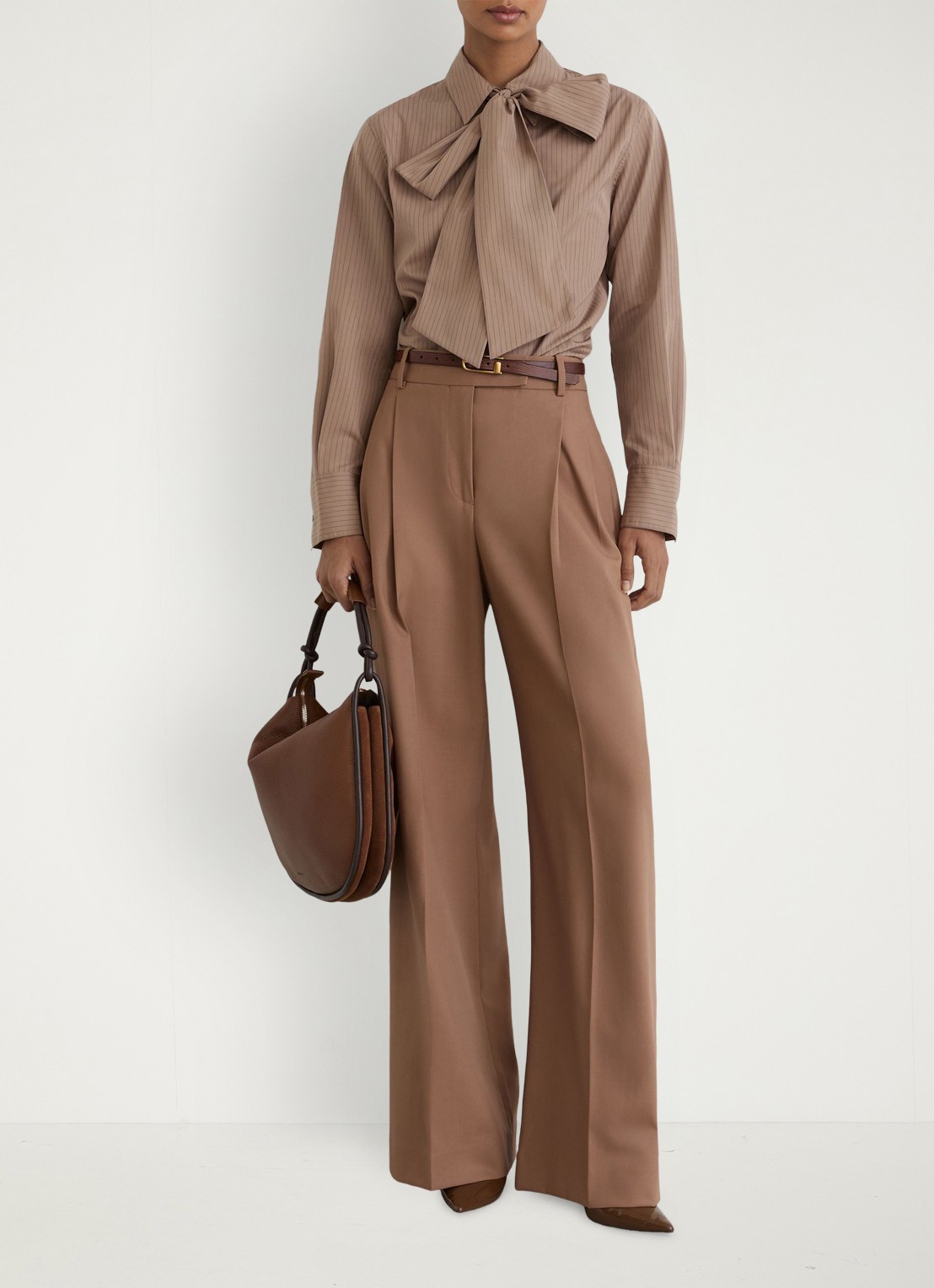 Reiss Elowen blouse met streepprint - voorkant 6 lichtbruin