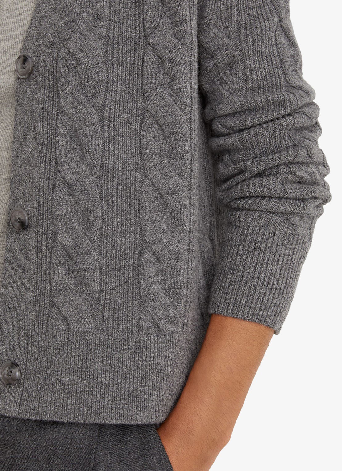Reiss Elowen kabelgebreid vest van wol en kasjmier - detail 5 grijsmele