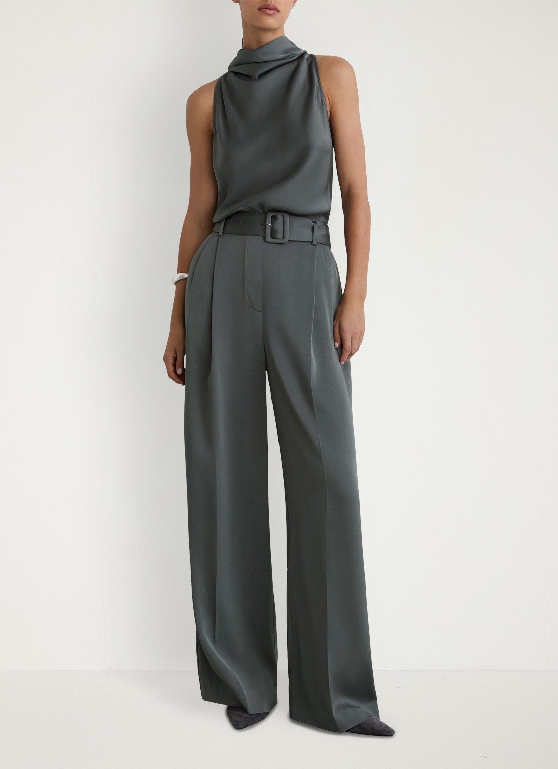 Reiss Erica wide fit jumpsuit van satijn - detail 3 donkergrijs