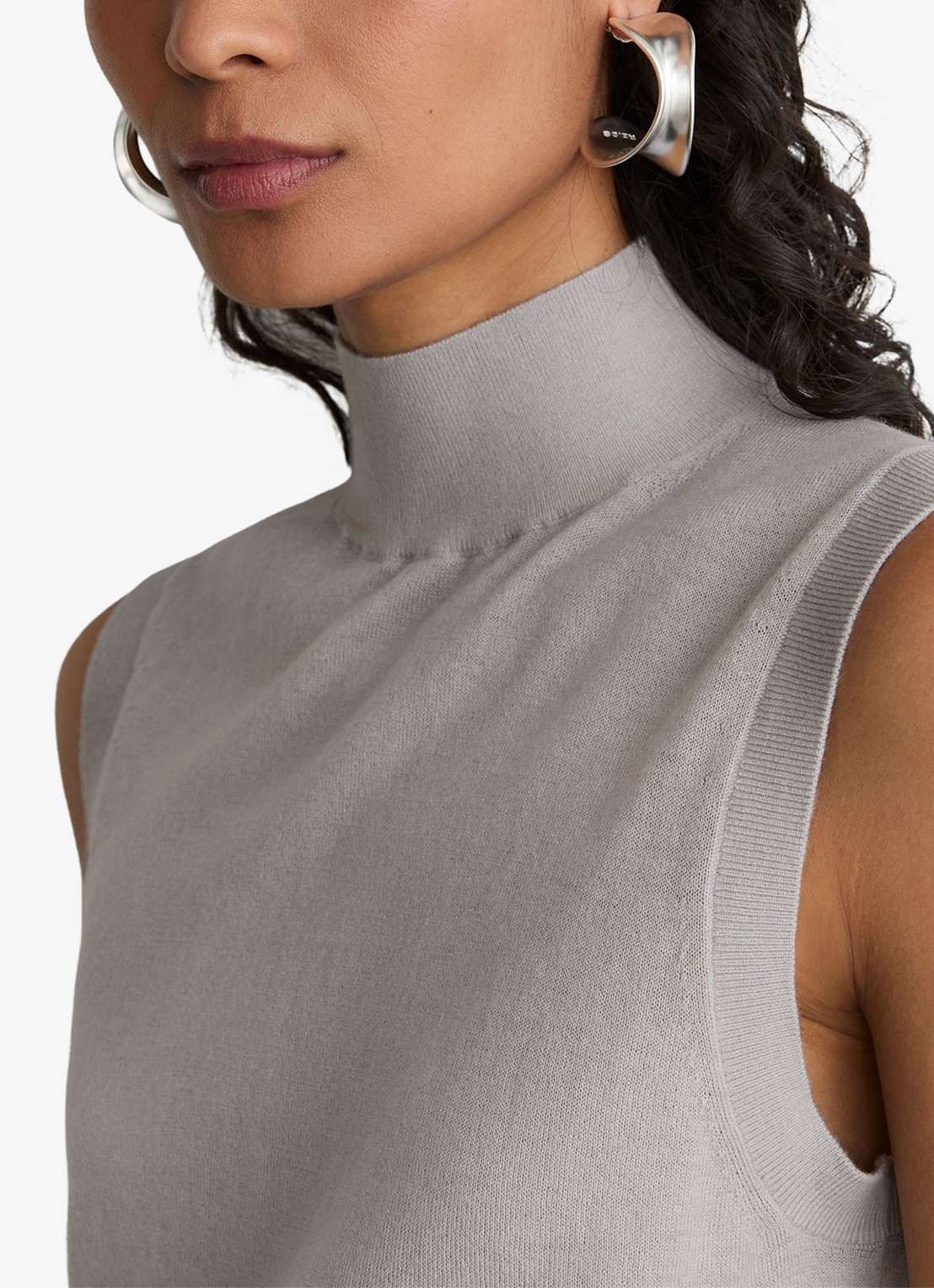 Reiss EVELYN Ultra-Soft Merino Wool Funnel-Neck Vest - detail 5 lichtgrijs