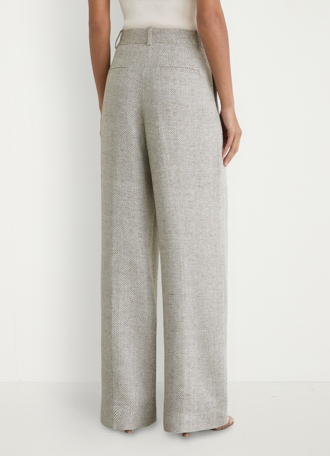 Reiss Ezra high waist straight fit pantalon met visgraat dessin - achterkant 7 neutral / beige