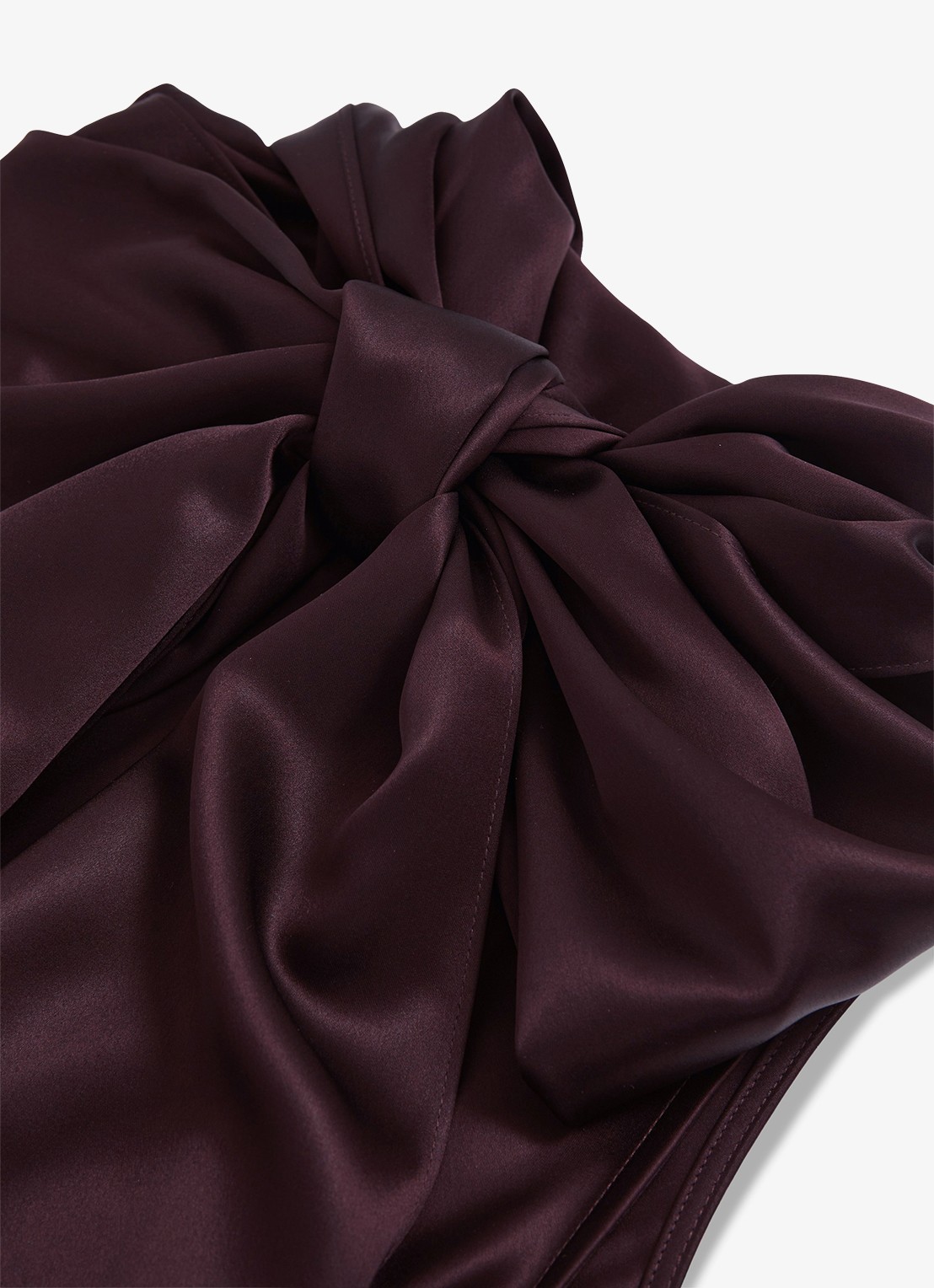 Reiss Fae maxi jurk van satijn met sjaalkraag - detail 5 bordeauxrood