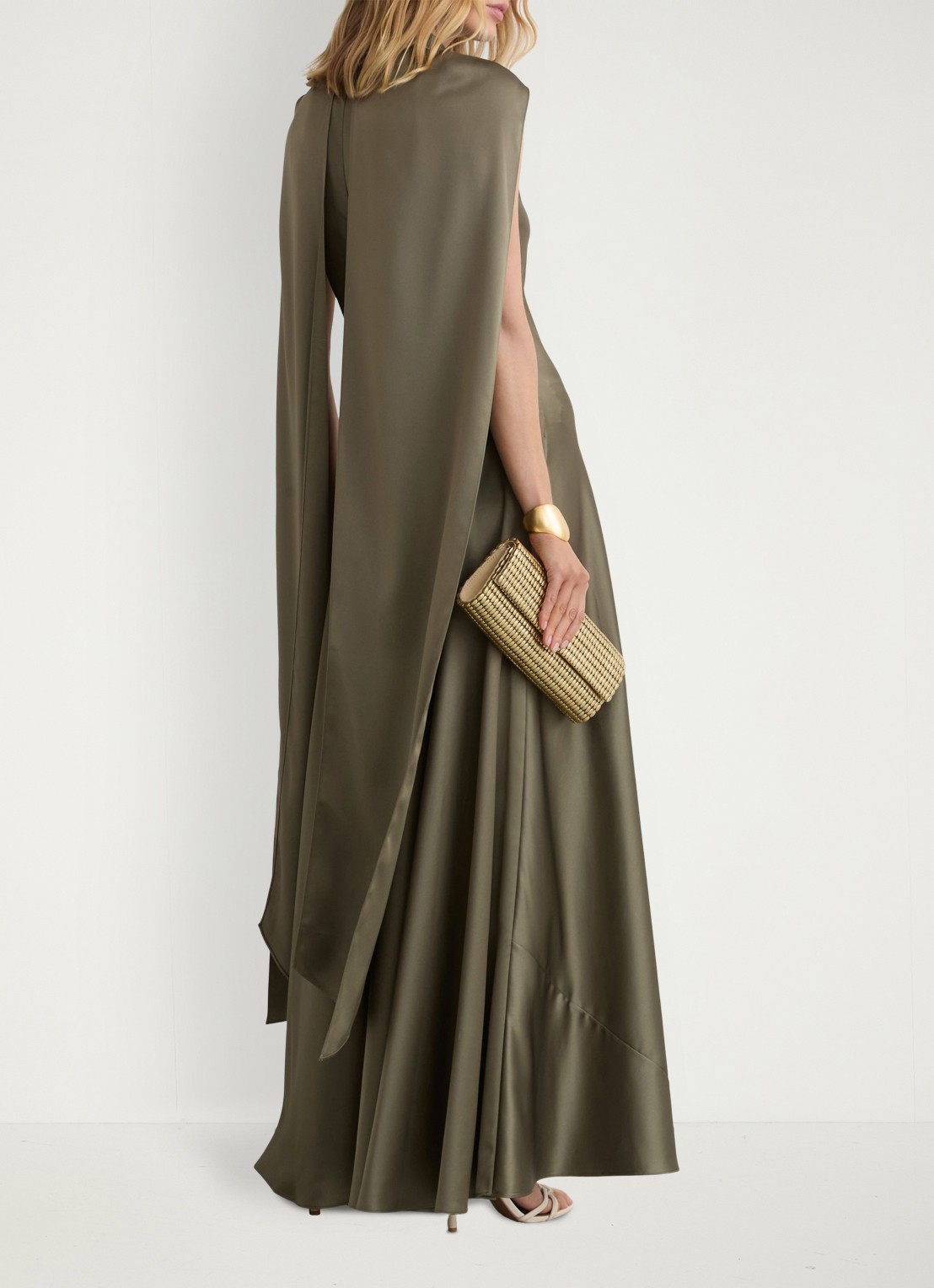 Reiss Fae maxi jurk van satijn met sjaalkraag - achterkant khaki