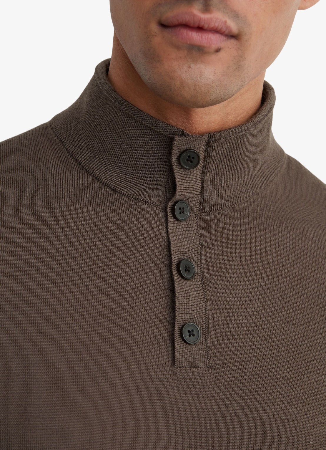 Reiss Farnham pullover in merino wolblend met opstaande kraag - detail 2 bruin