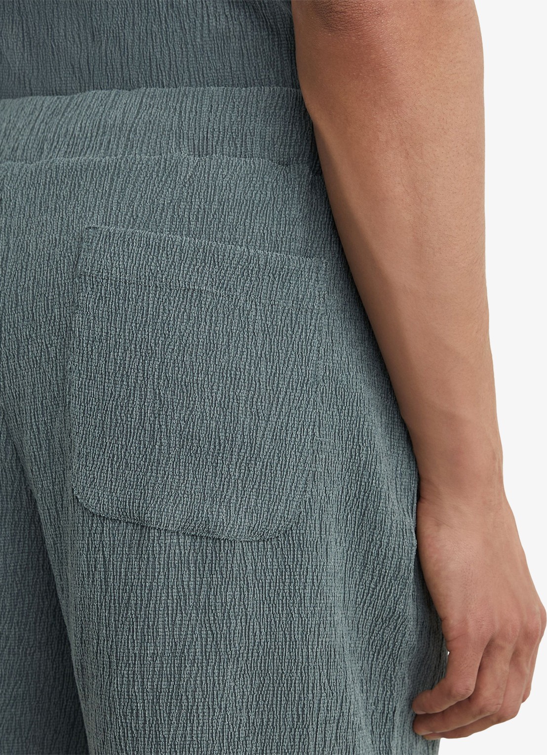 Reiss Flint regular fit korte broek met structuur - detail 5 dark sage / groen