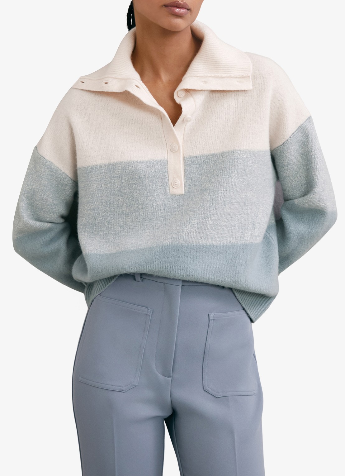 Reiss Flora fijngebreide trui met col  - detail 2 lichtblauw