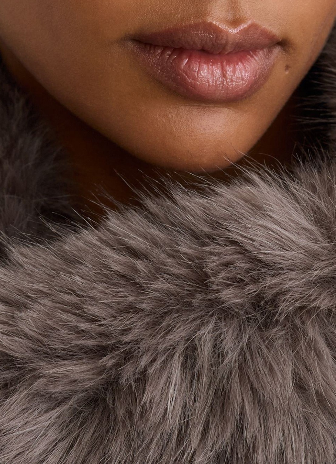 Reiss Flora kraag van imitatiebont - detail 4 taupe