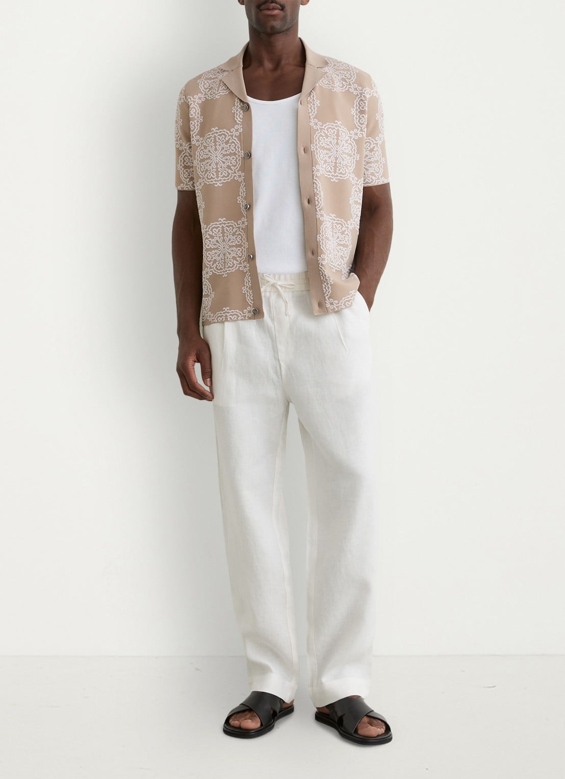 Reiss Gabriel regular fit overhemd met borduring - voorkant 3 beige