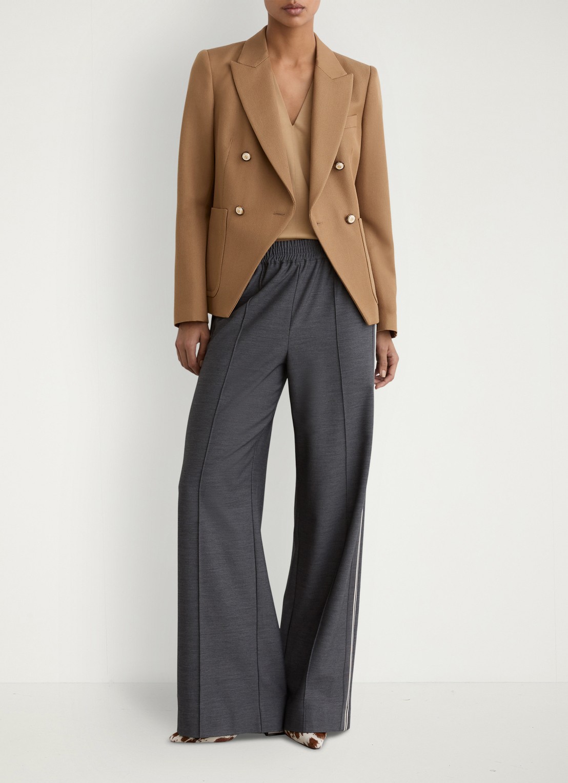 Reiss Gigi double-breasted blazer in wolblend met steekzakken - voorkant 3 camel